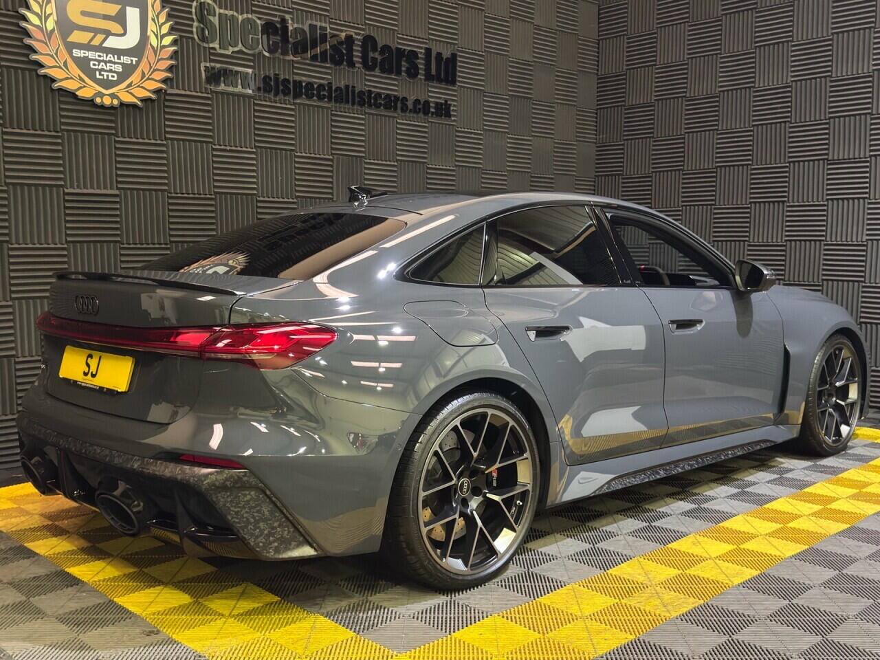 Audi RS5 view 5