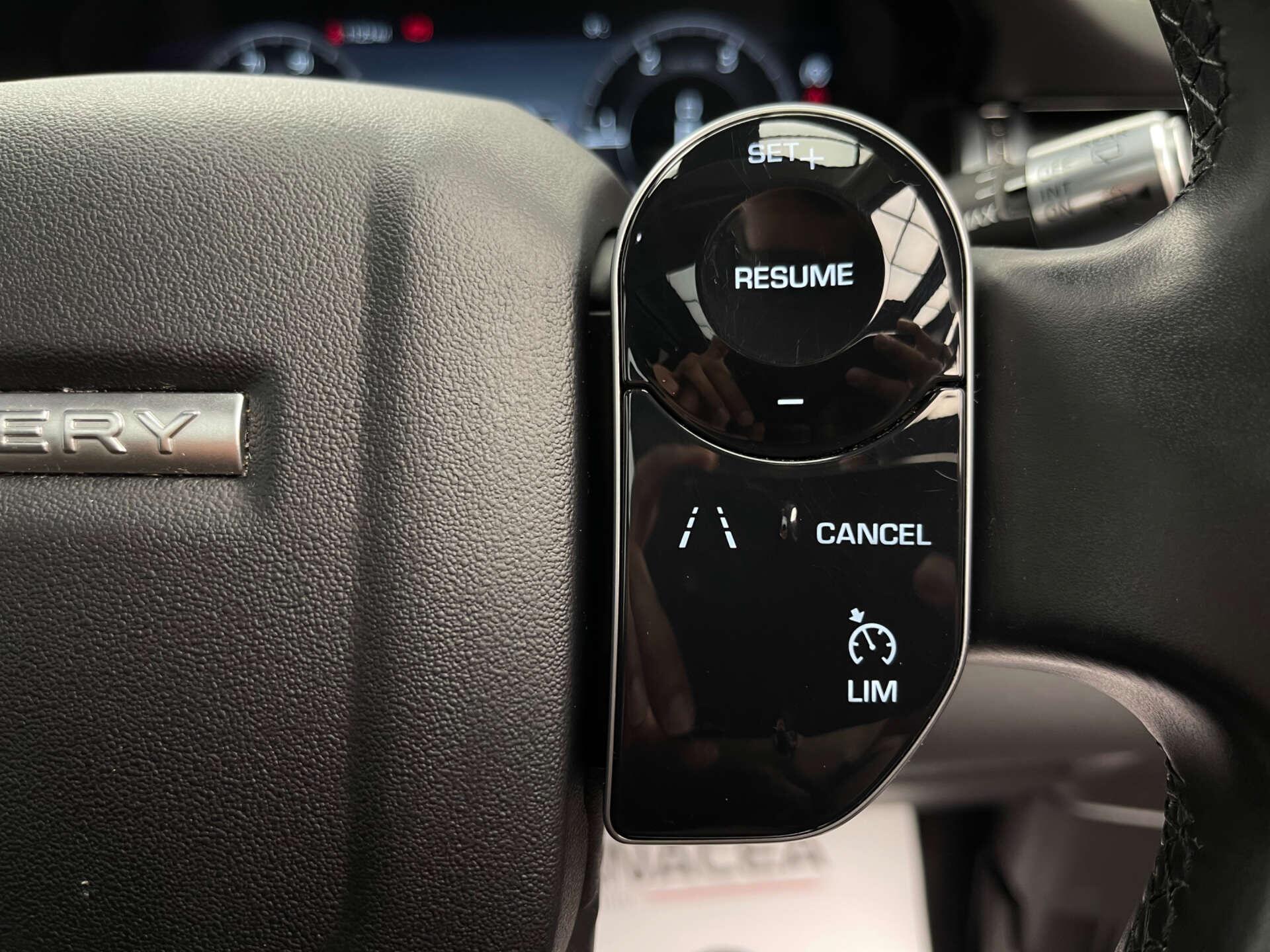 Land Rover Discovery Sport view 18