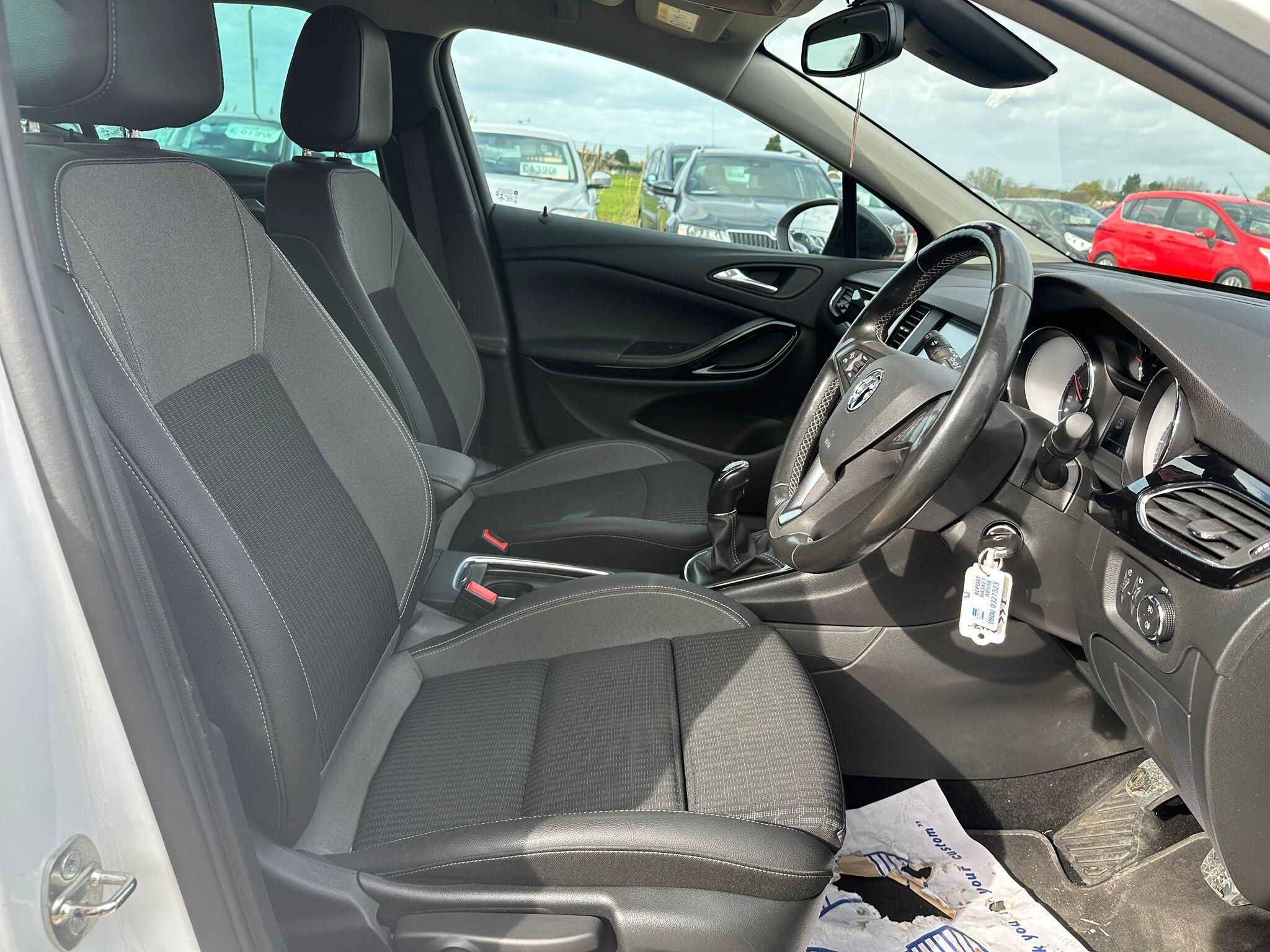 Vauxhall Astra view 7