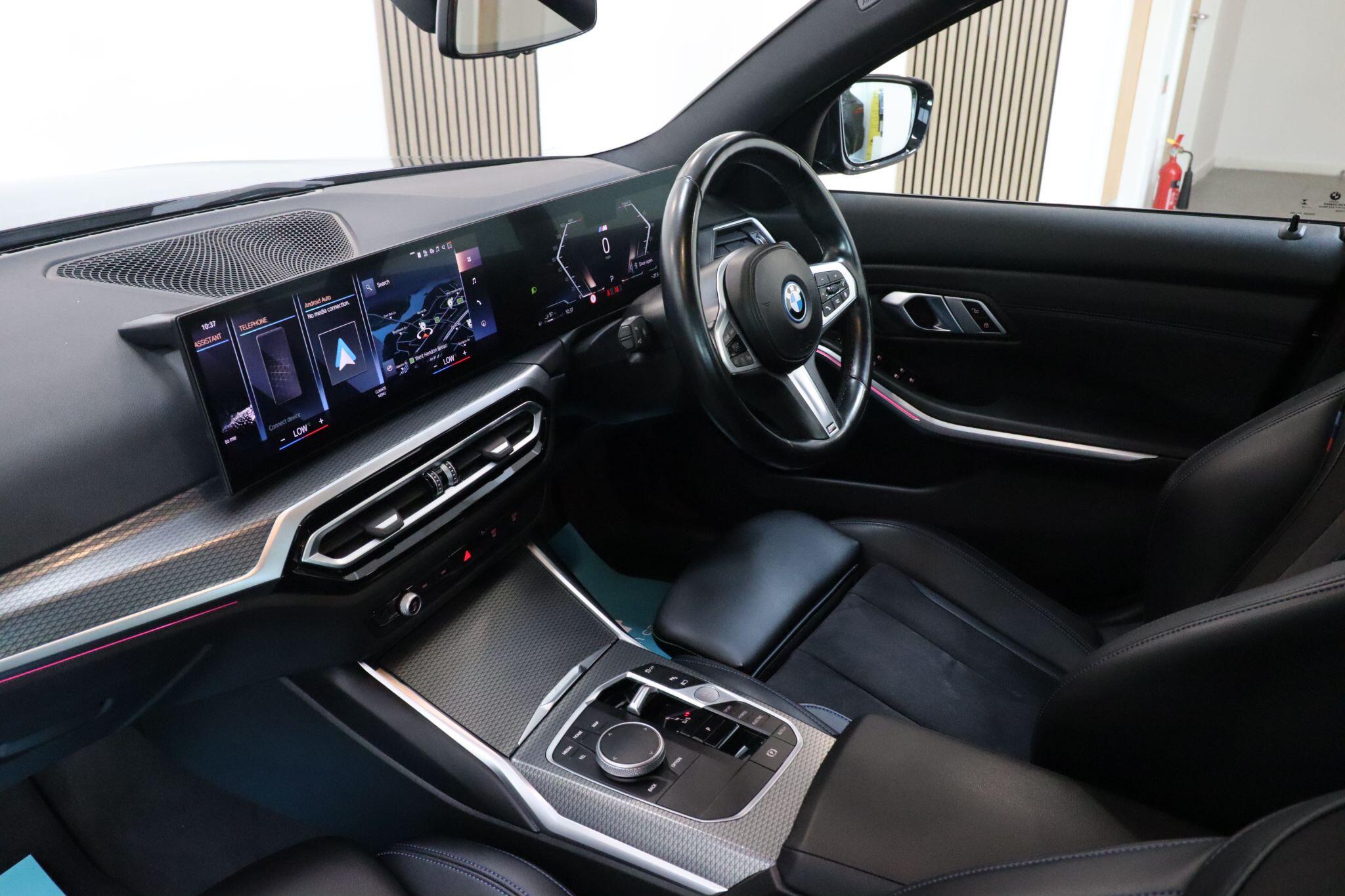 BMW 3 Series view 11