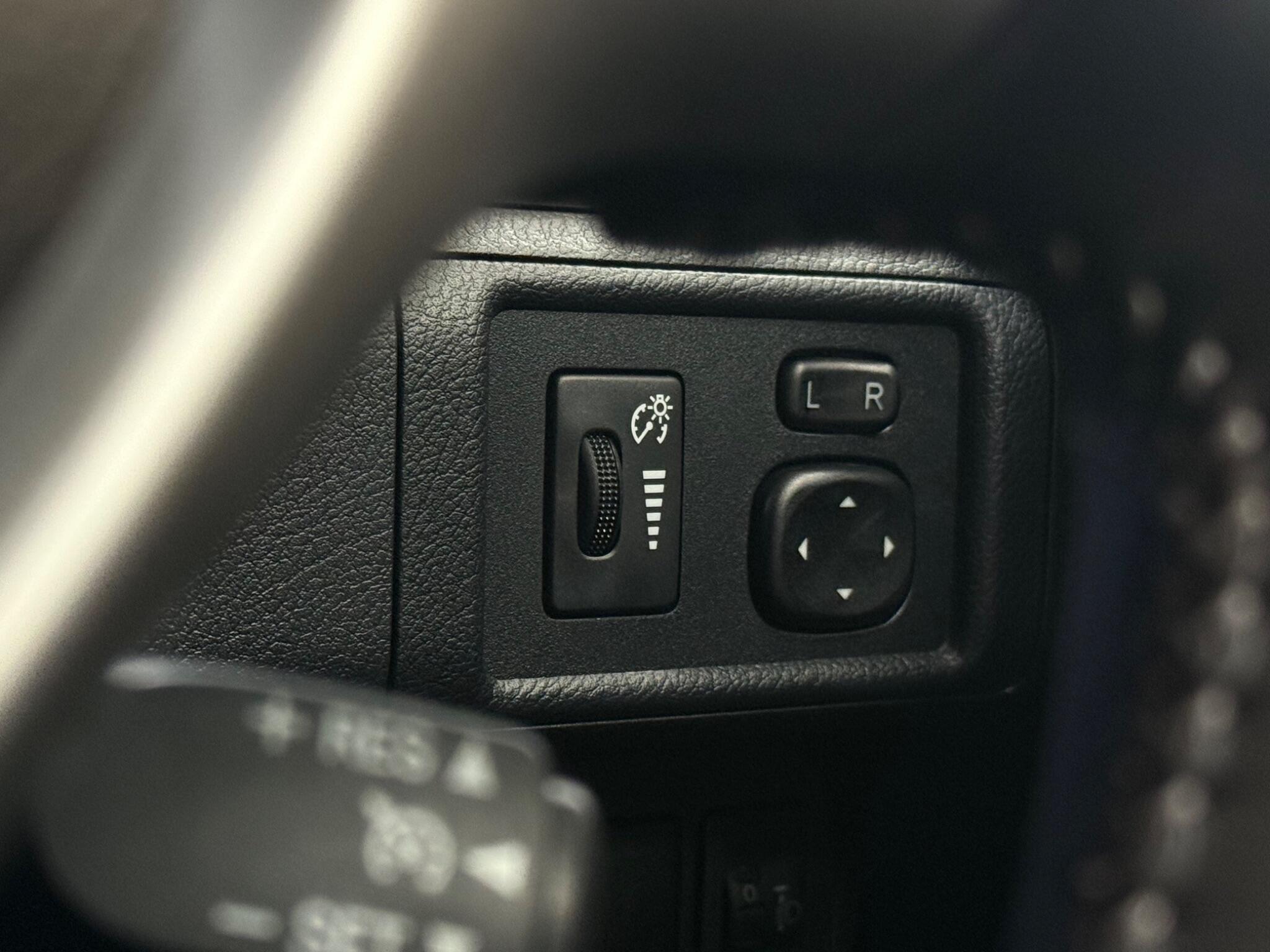 Lexus CT view 17