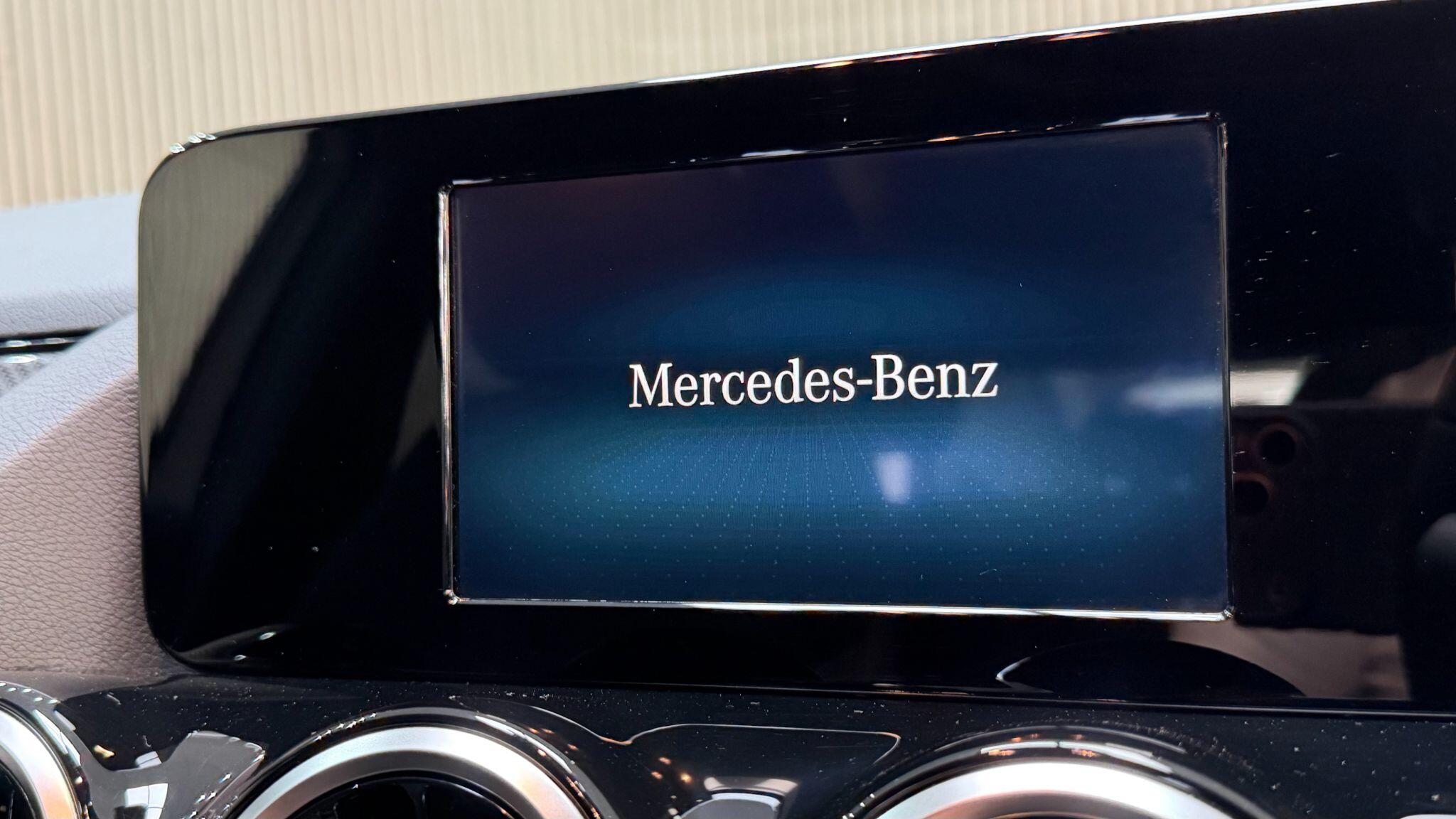 Mercedes-Benz B-Class view 17