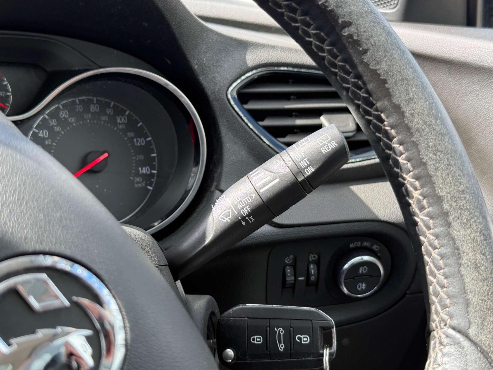 Vauxhall Grandland X view 75