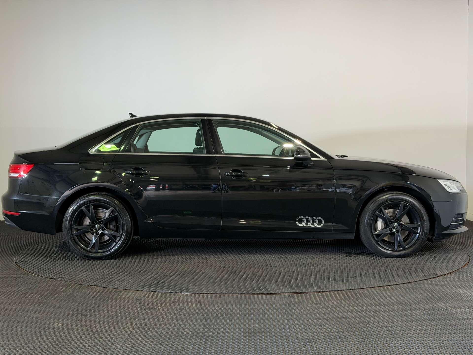 Audi A4 view 8
