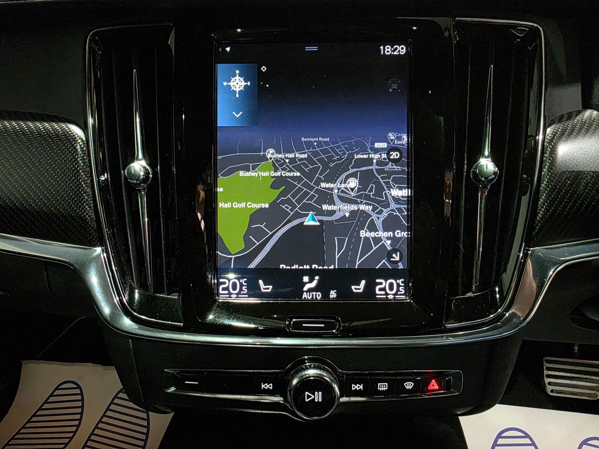 Volvo S90 view 9