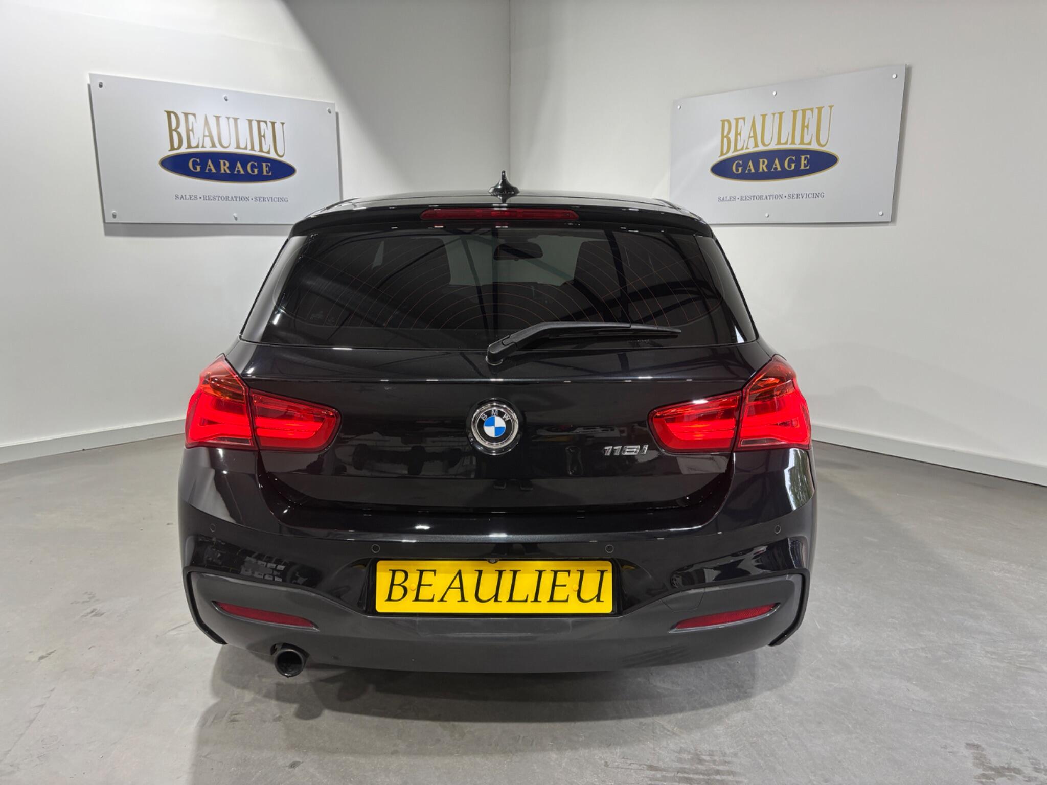 BMW 1 Series view 51