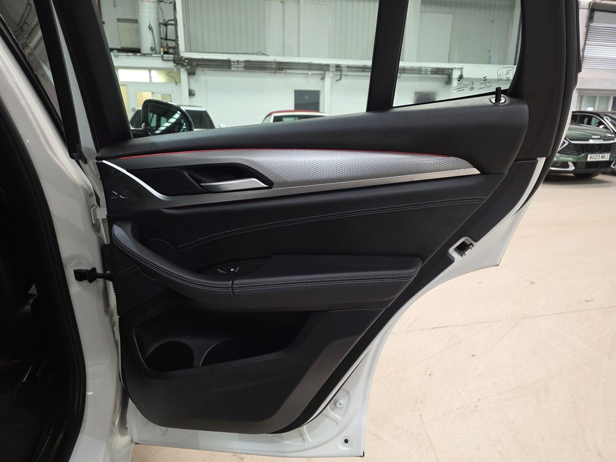 BMW X3 view 23