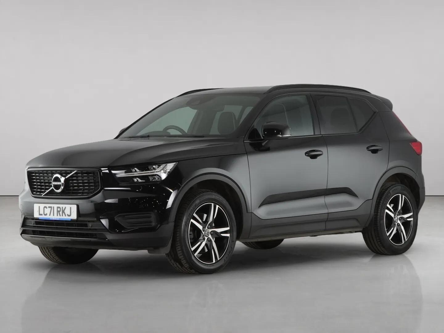 Volvo XC40 view 2