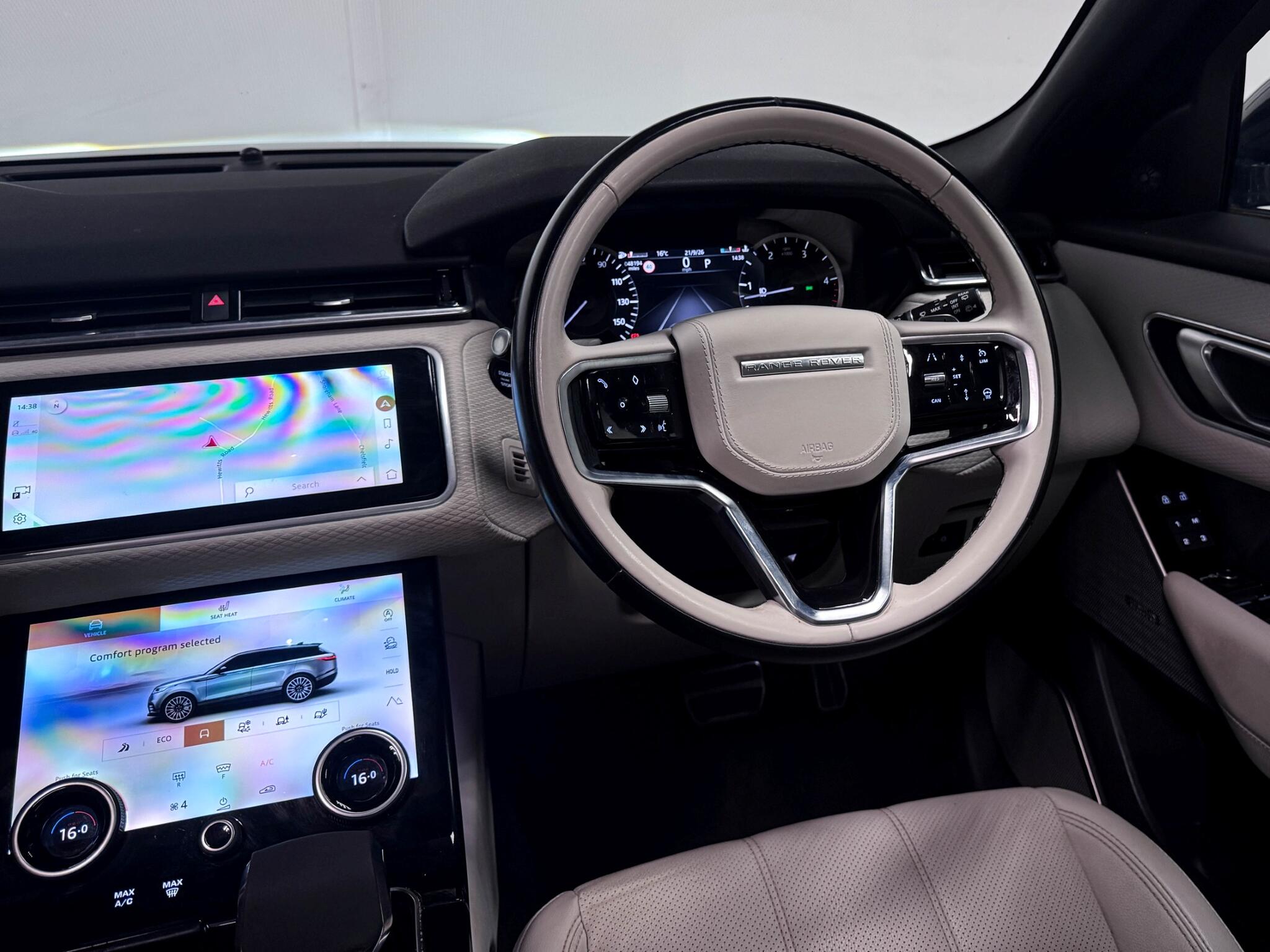 Land Rover Range Rover Velar view 12