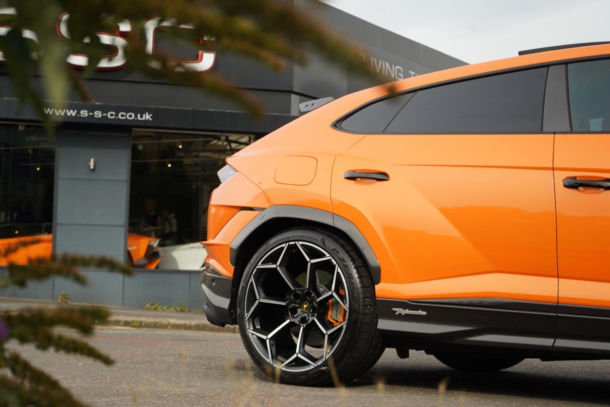 Lamborghini Urus view 42