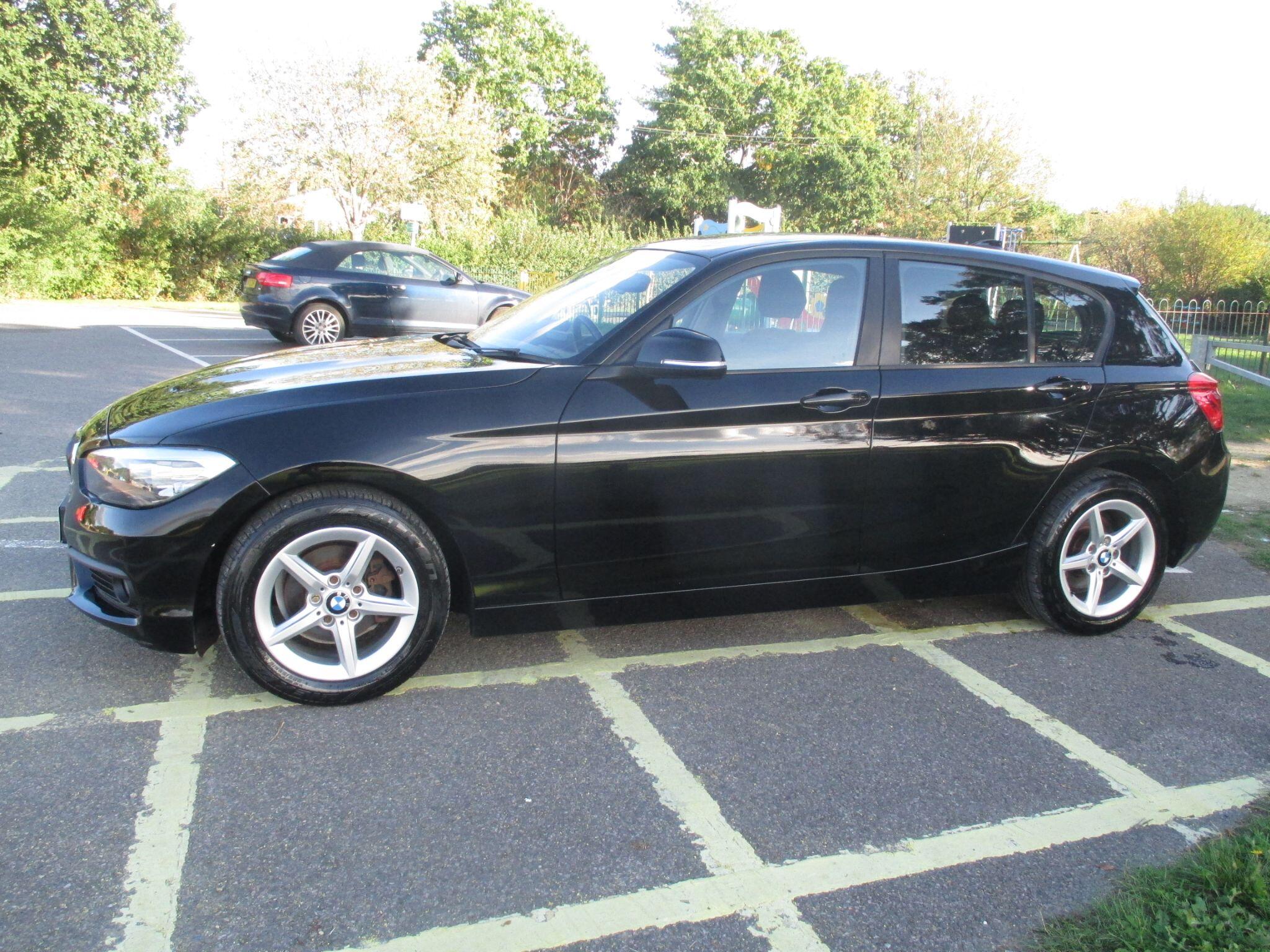 BMW 1 Series view 17