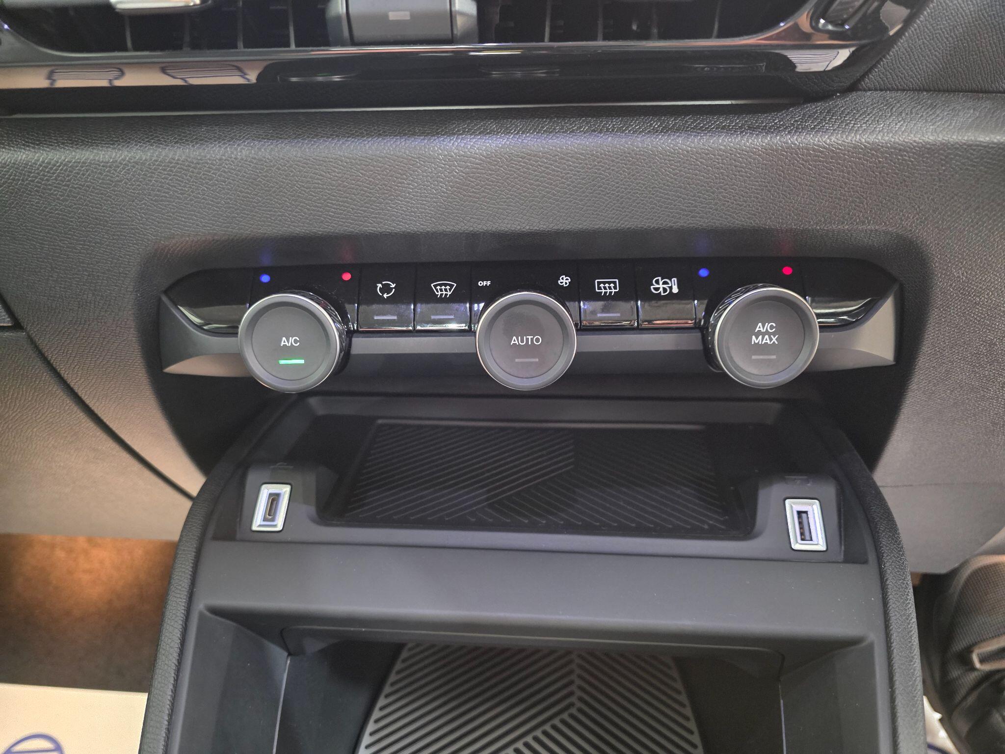 Citroen C4 view 9