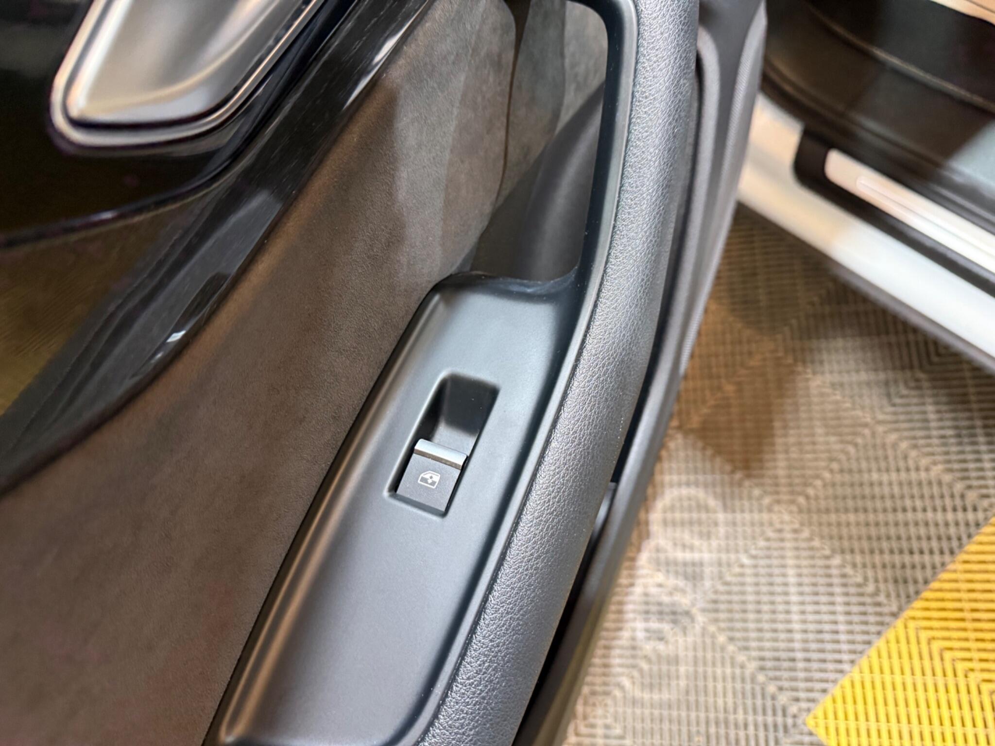 Audi Q7 view 60