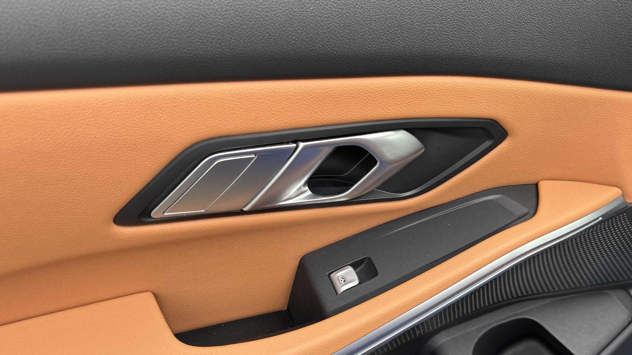 BMW 3 Series view 28