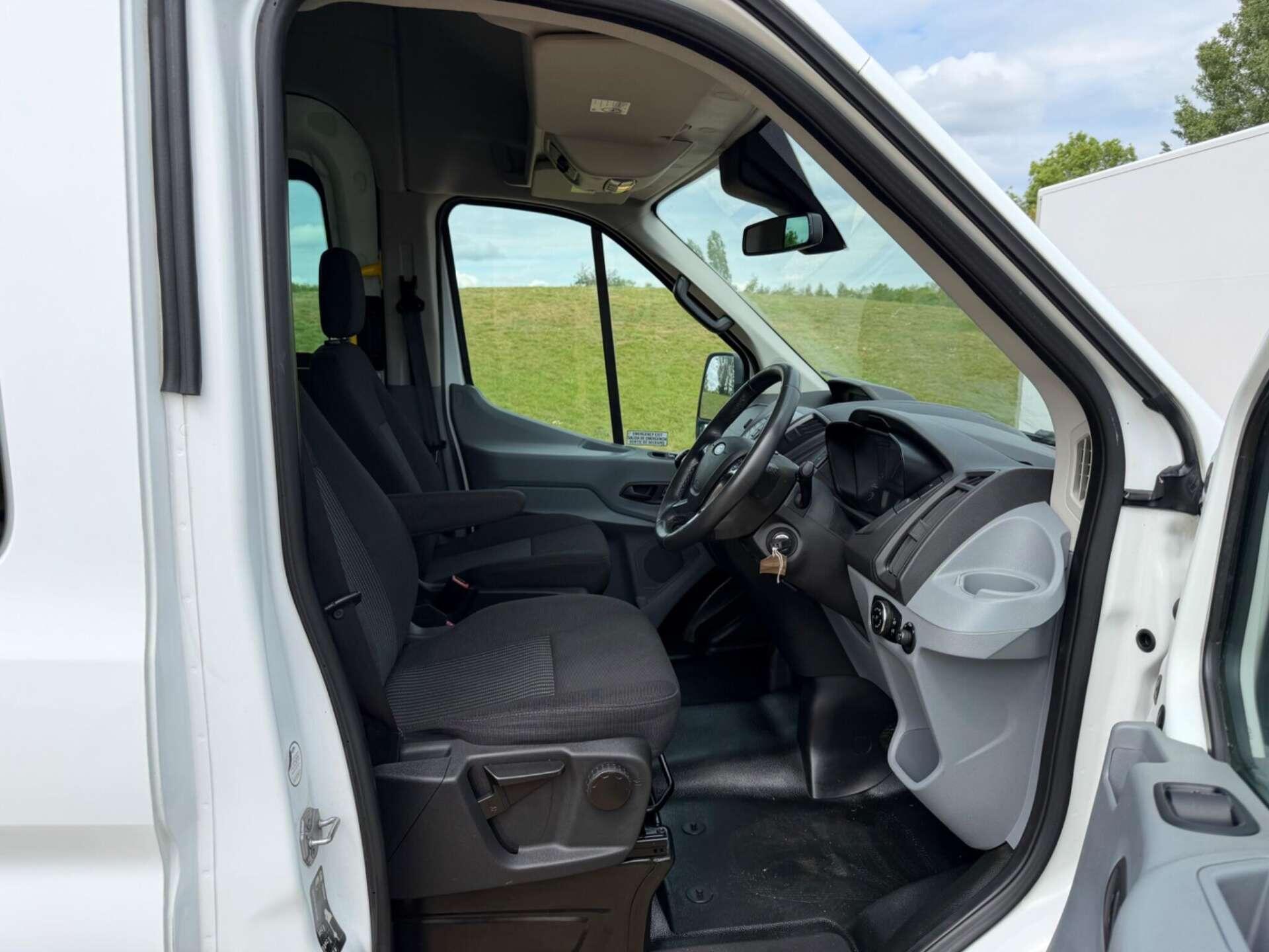 Ford Transit view 9