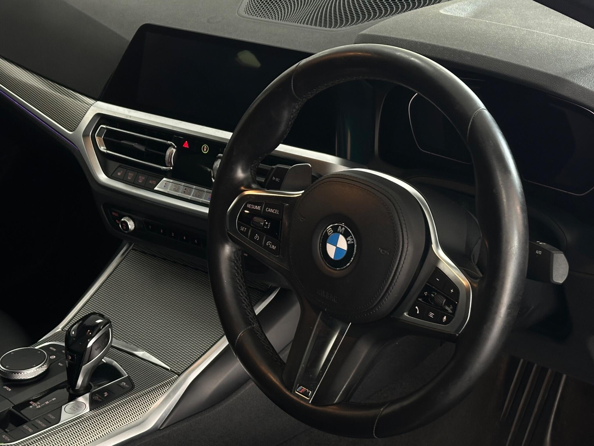 BMW 3 Series view 16