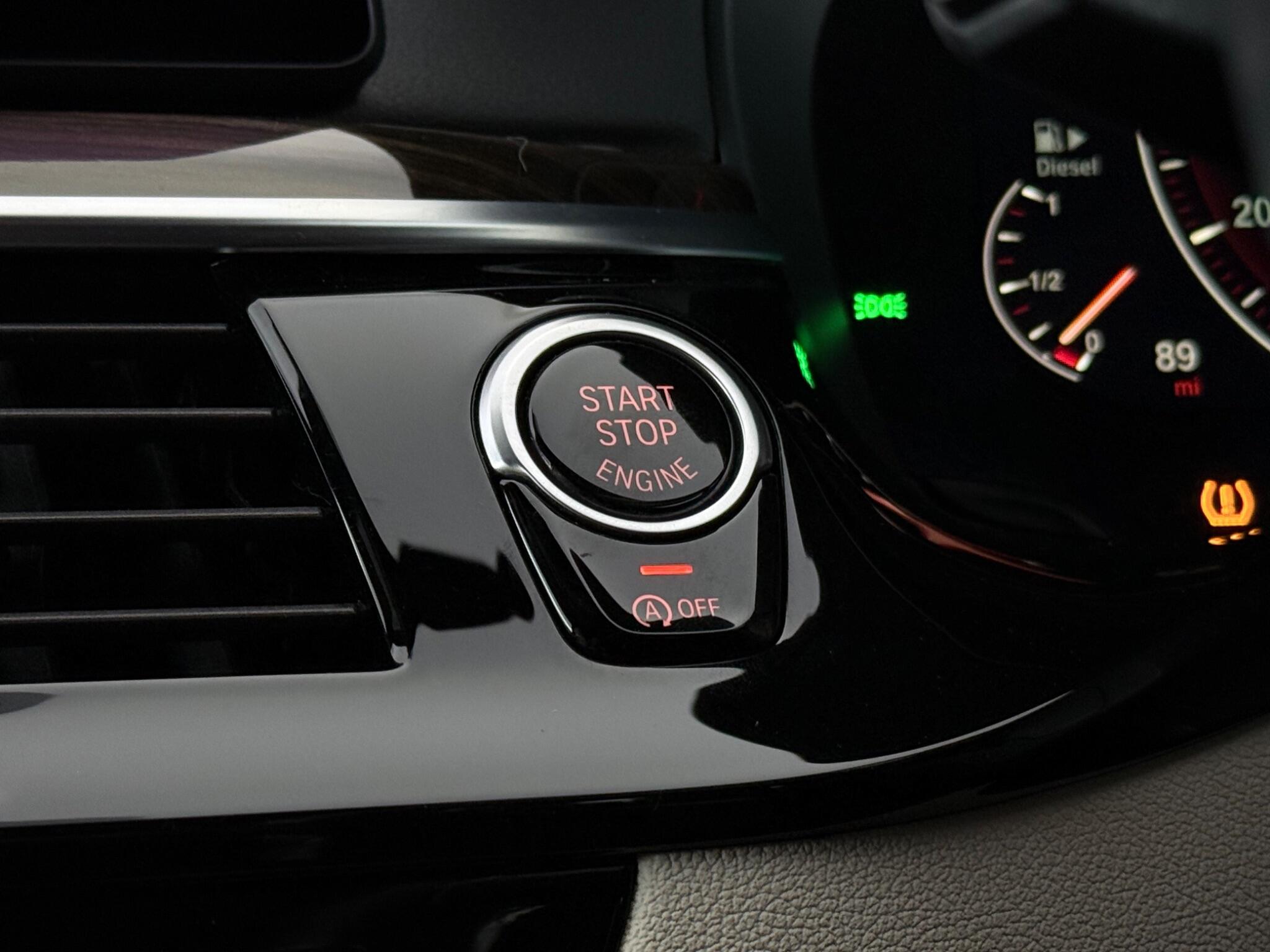 BMW 5 Series view 25