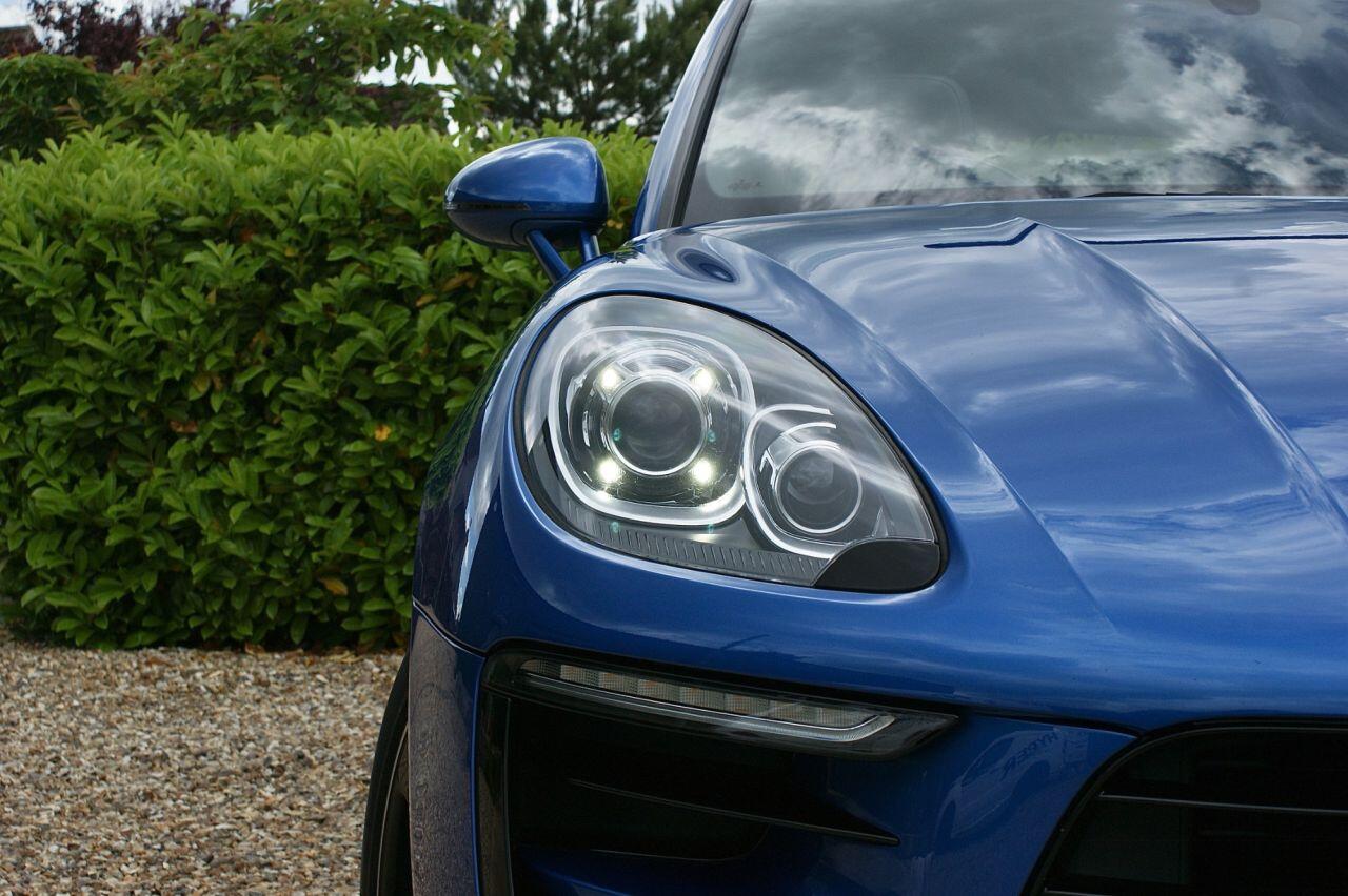 Porsche Macan view 6