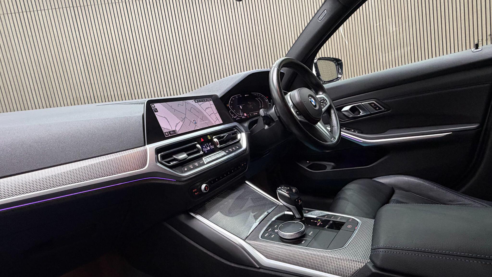 BMW 3 Series view 10