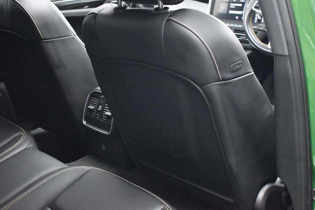 Porsche Macan view 38