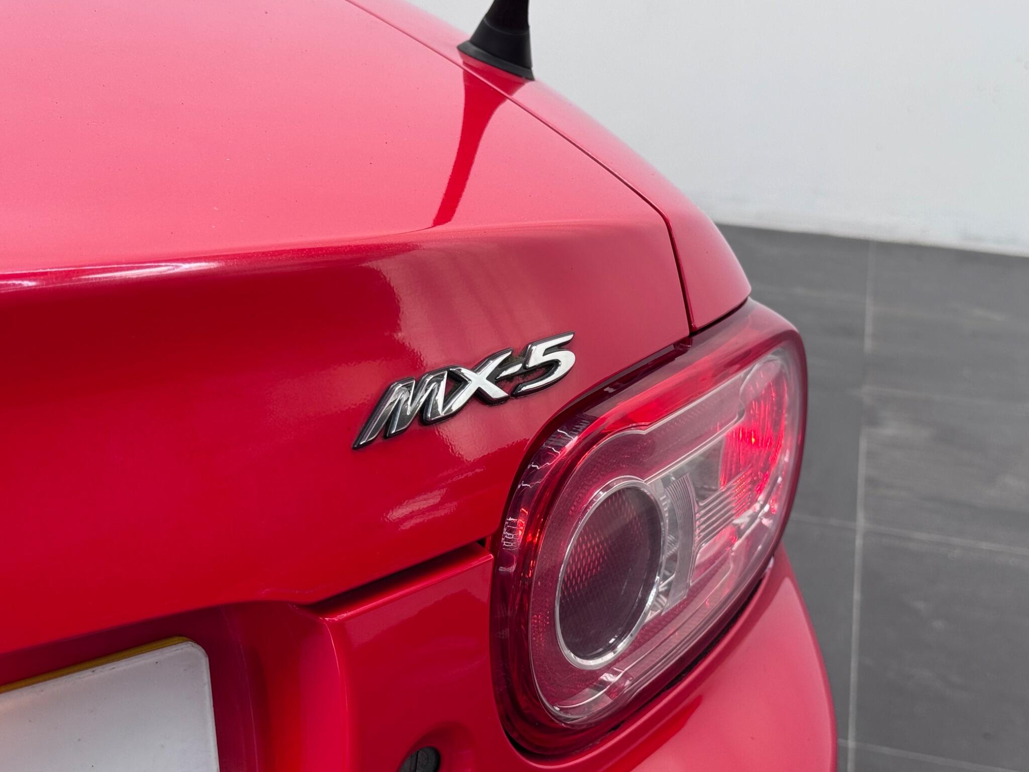 Mazda MX-5 view 18