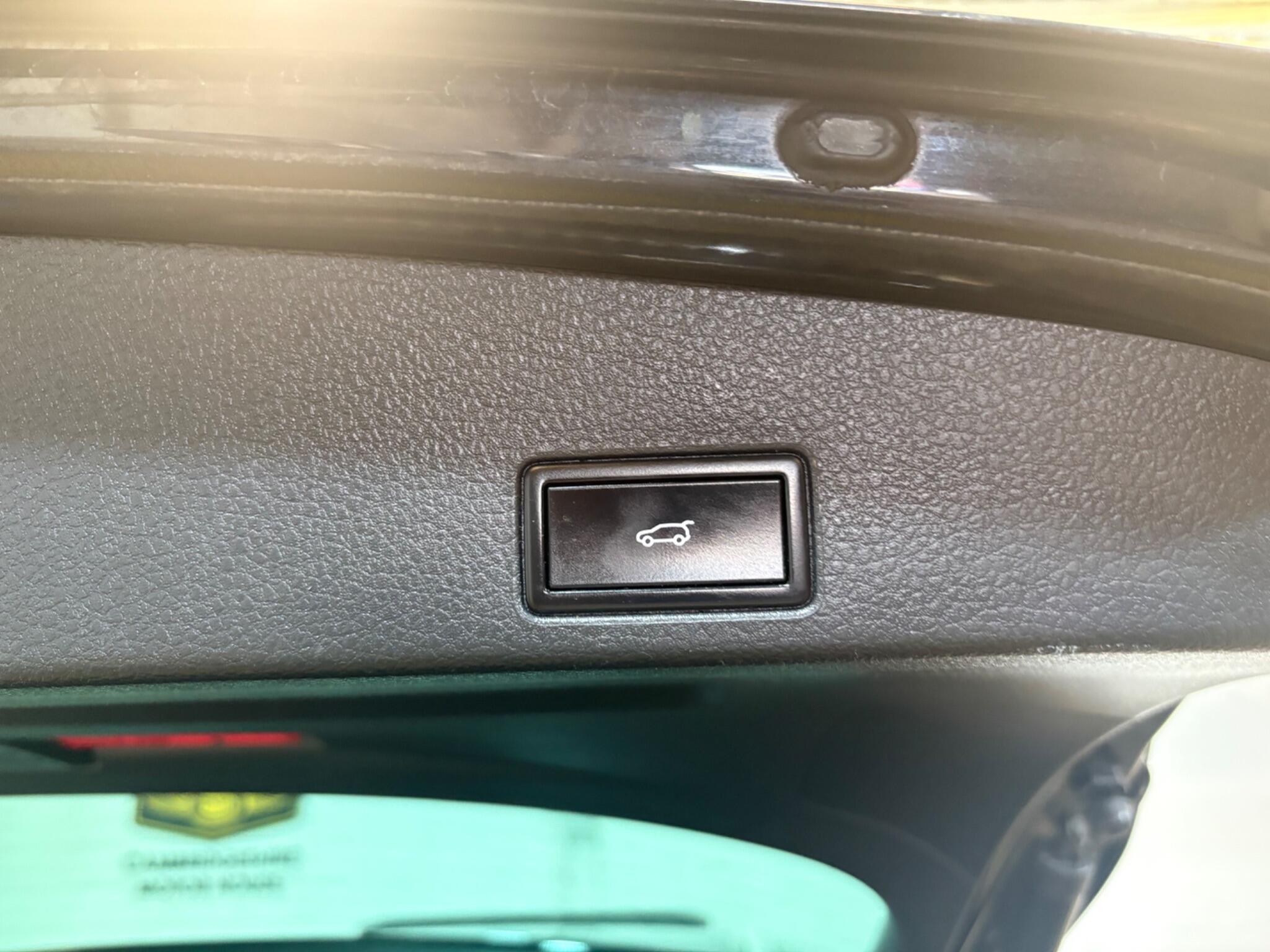 Volkswagen Touareg view 70