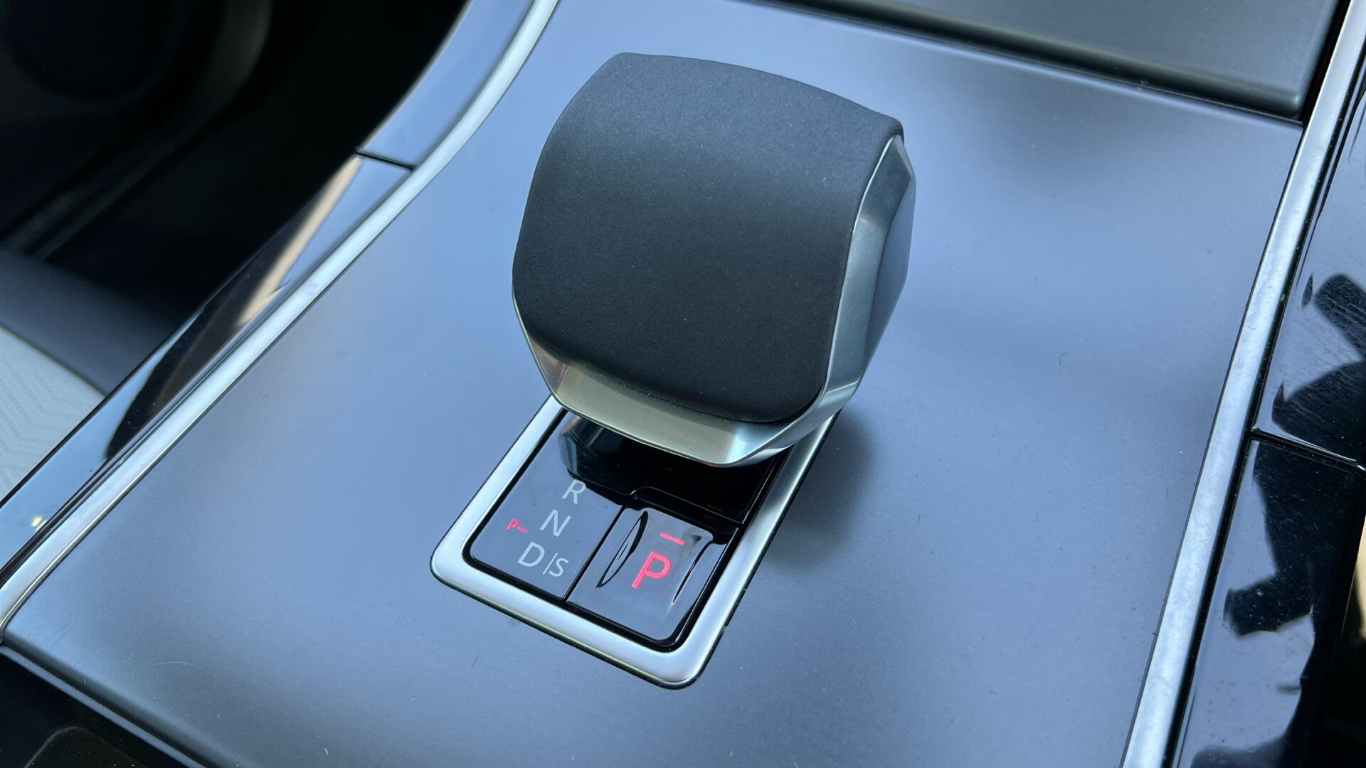 Land Rover Range Rover Evoque view 15