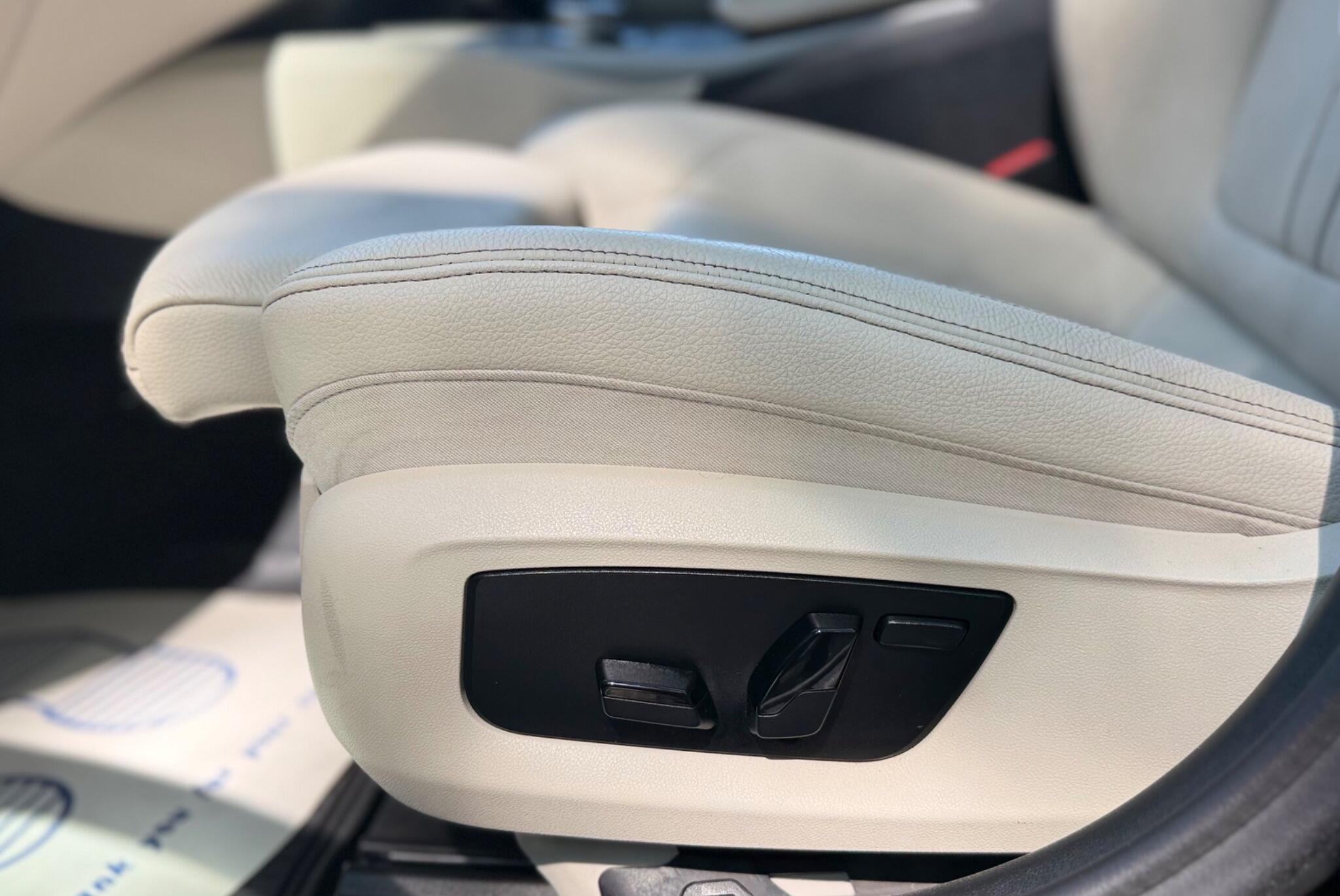 BMW 5 Series view 16