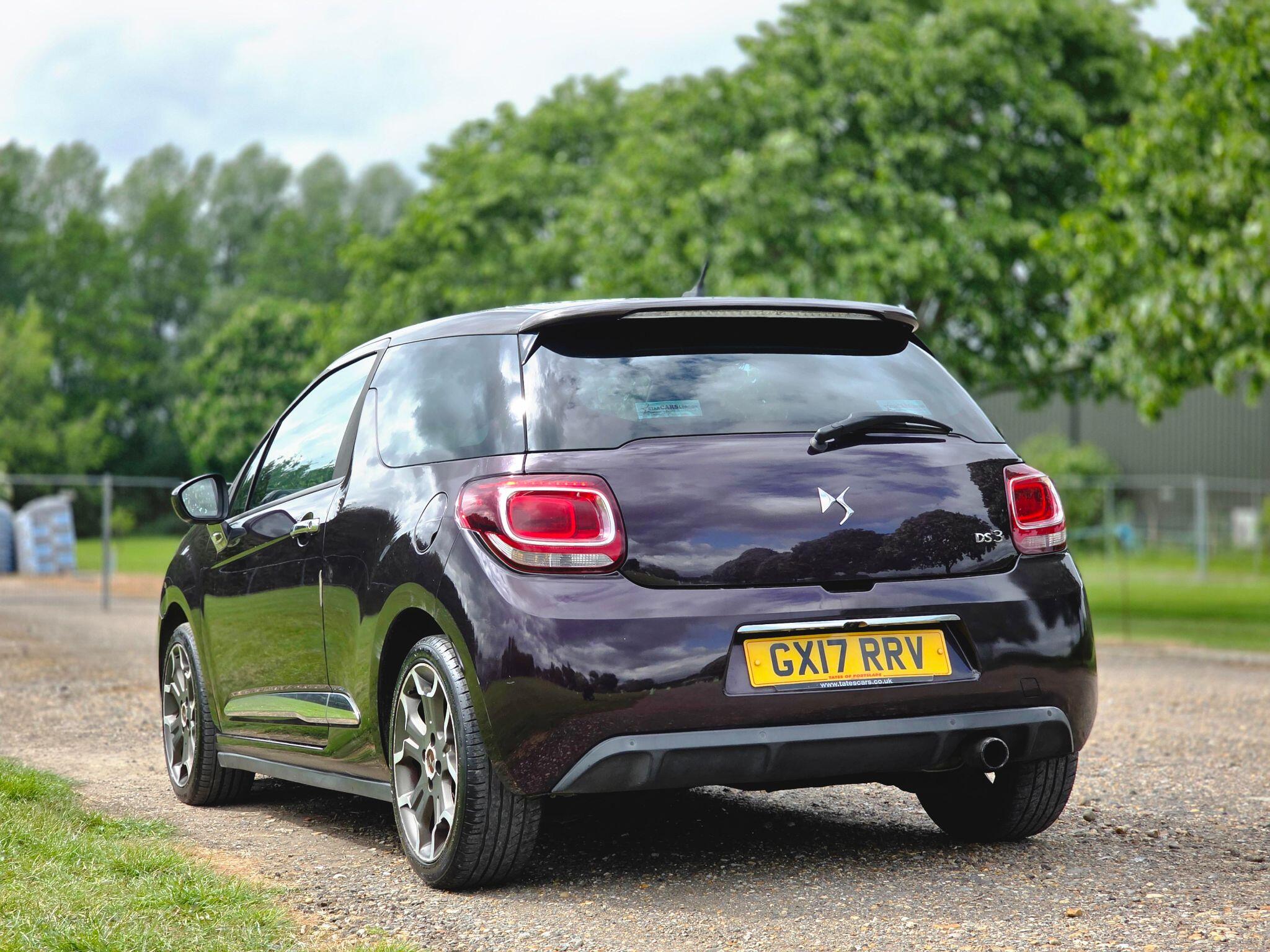 DS Automobiles DS 3 view 9
