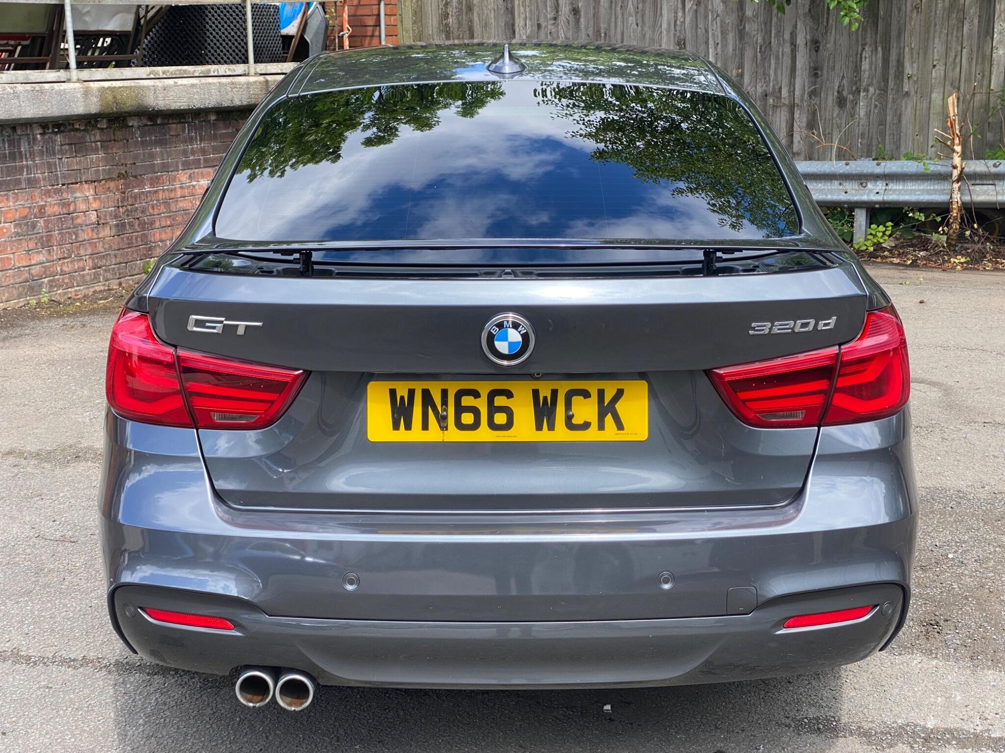BMW 3 Series view 28