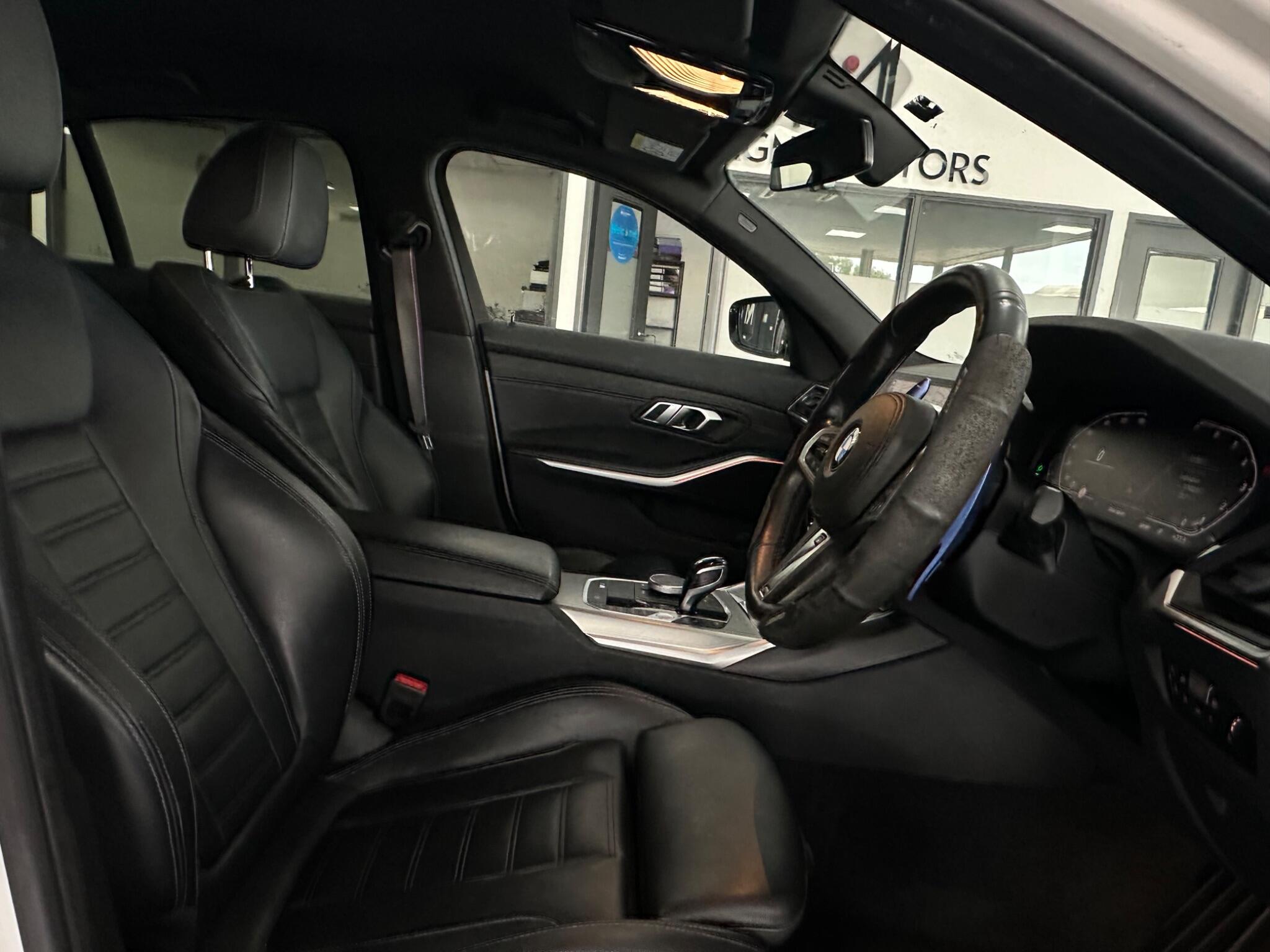 BMW 3 Series view 22