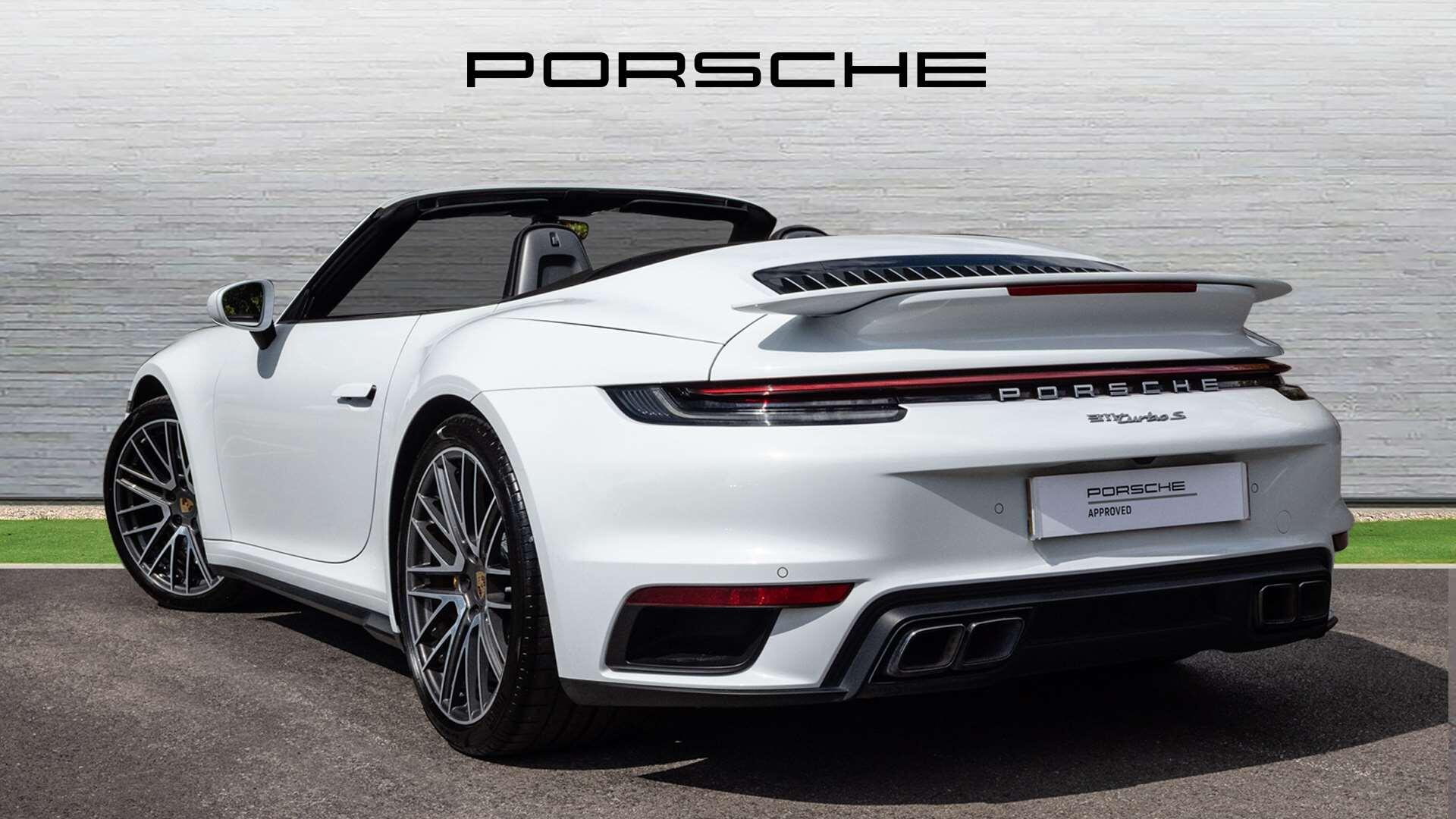Porsche 911 view 4