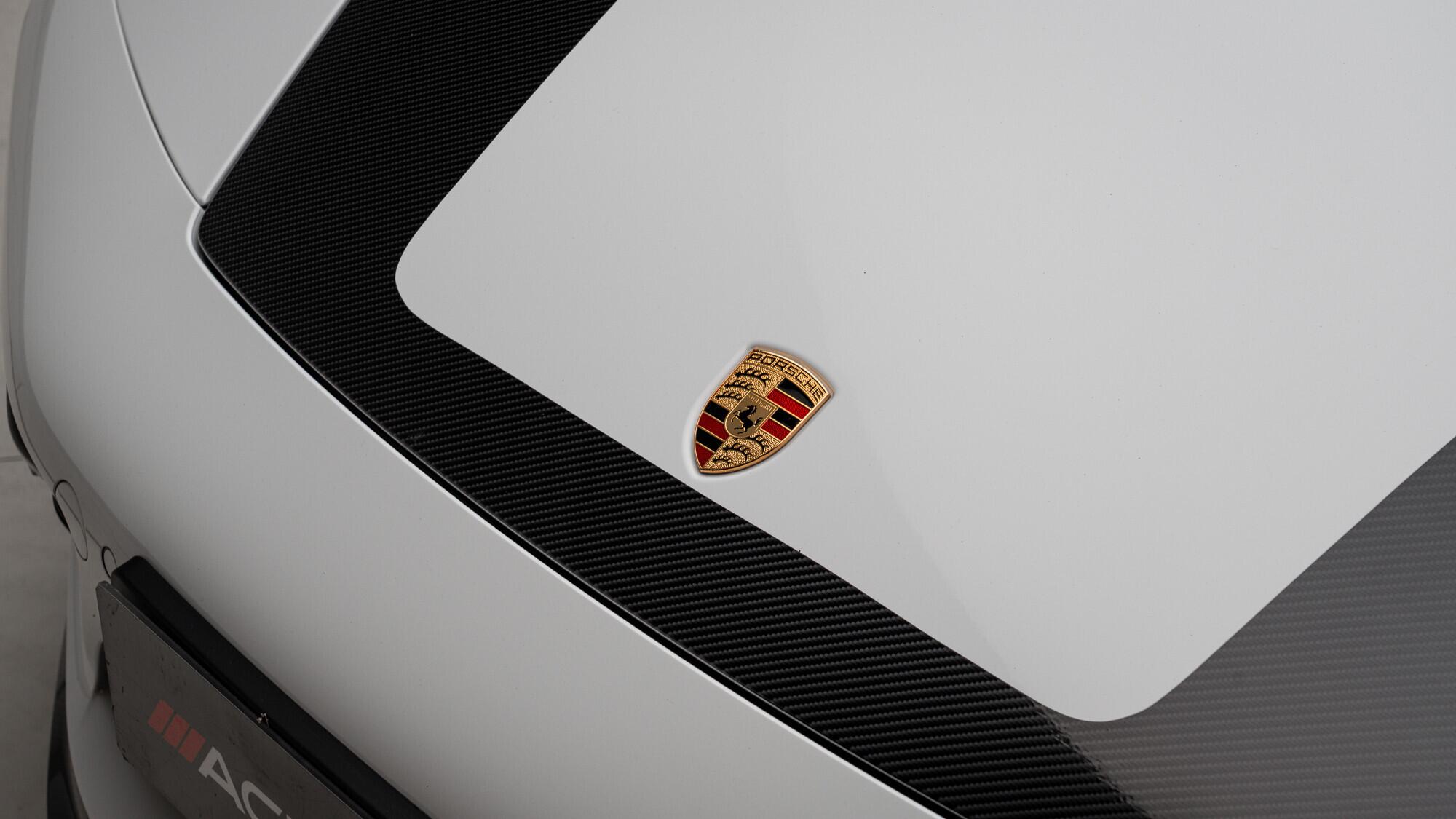 Porsche 911 view 14