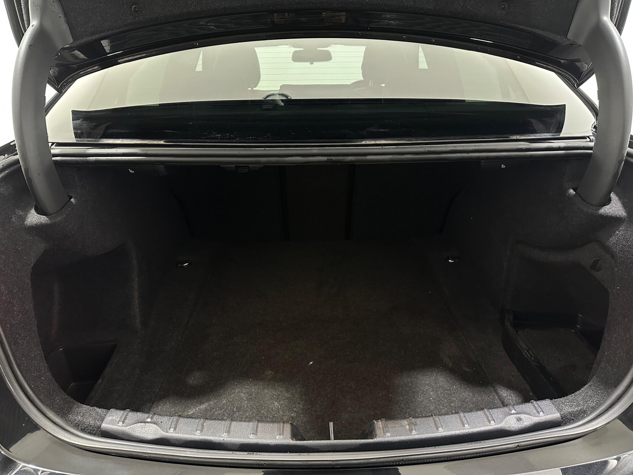 BMW 3 Series view 47