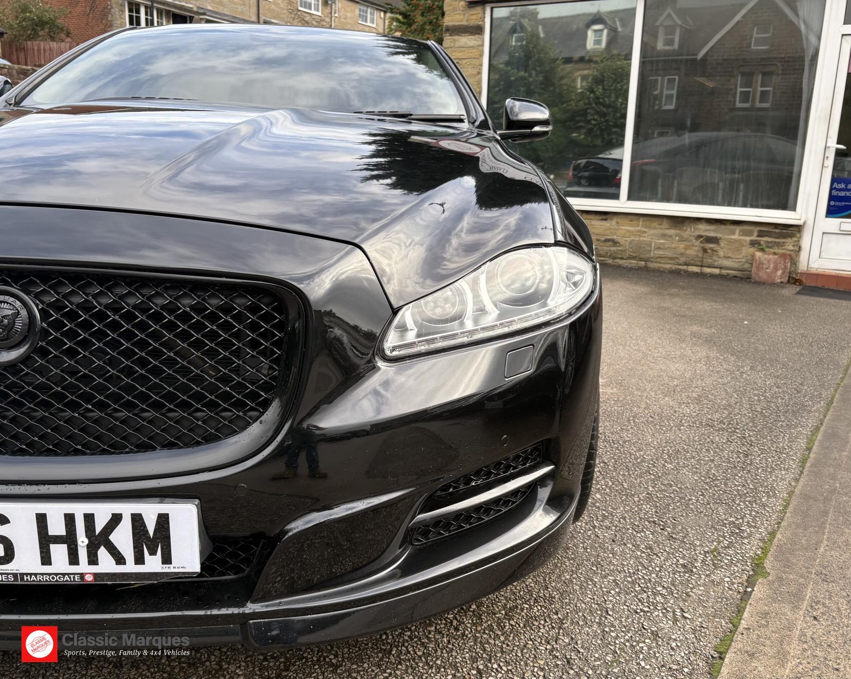 Jaguar XJ view 11