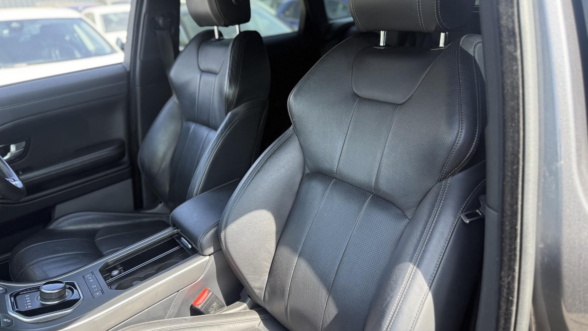 Land Rover Range Rover Evoque view 35