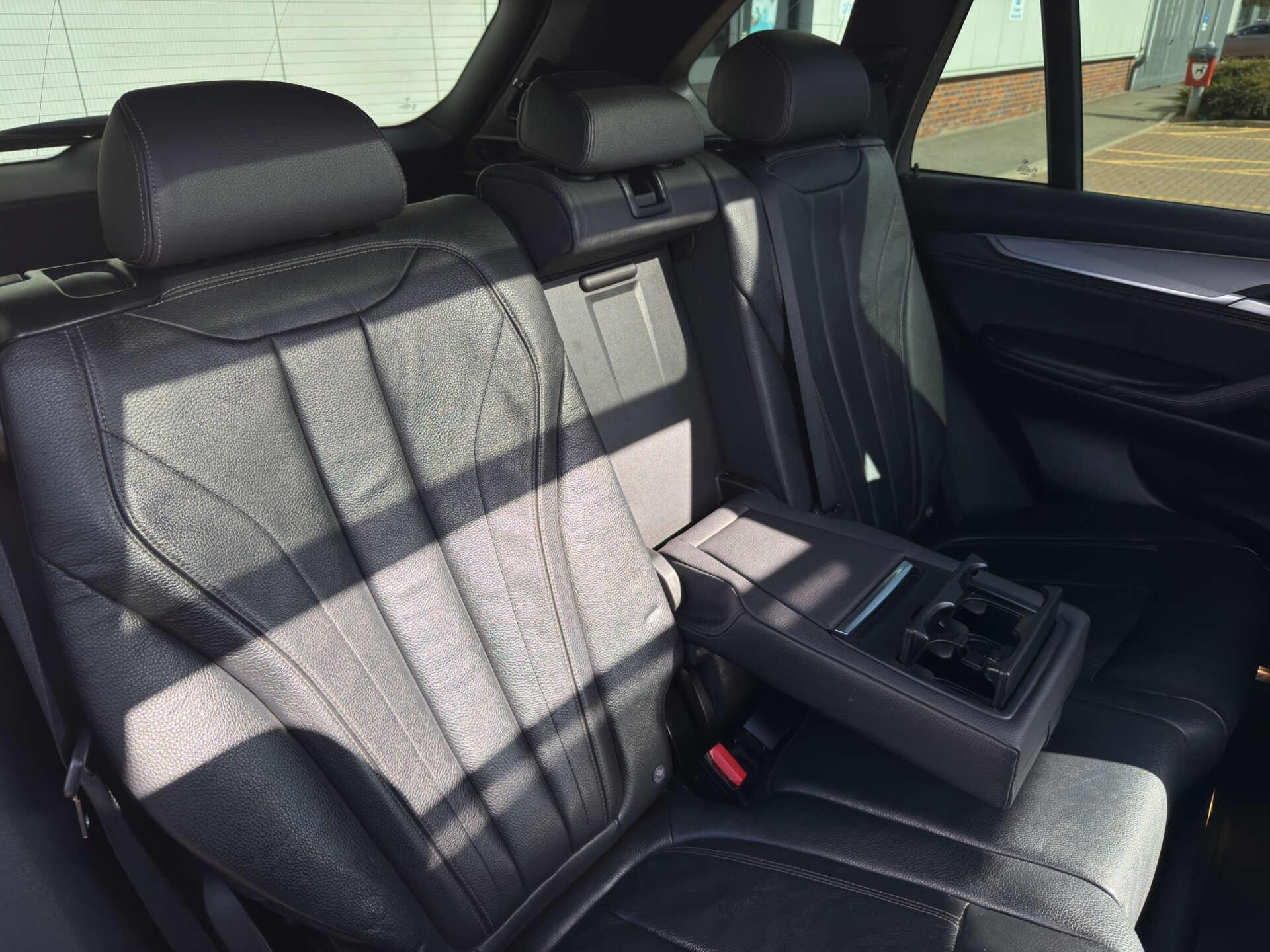 BMW X5 view 29