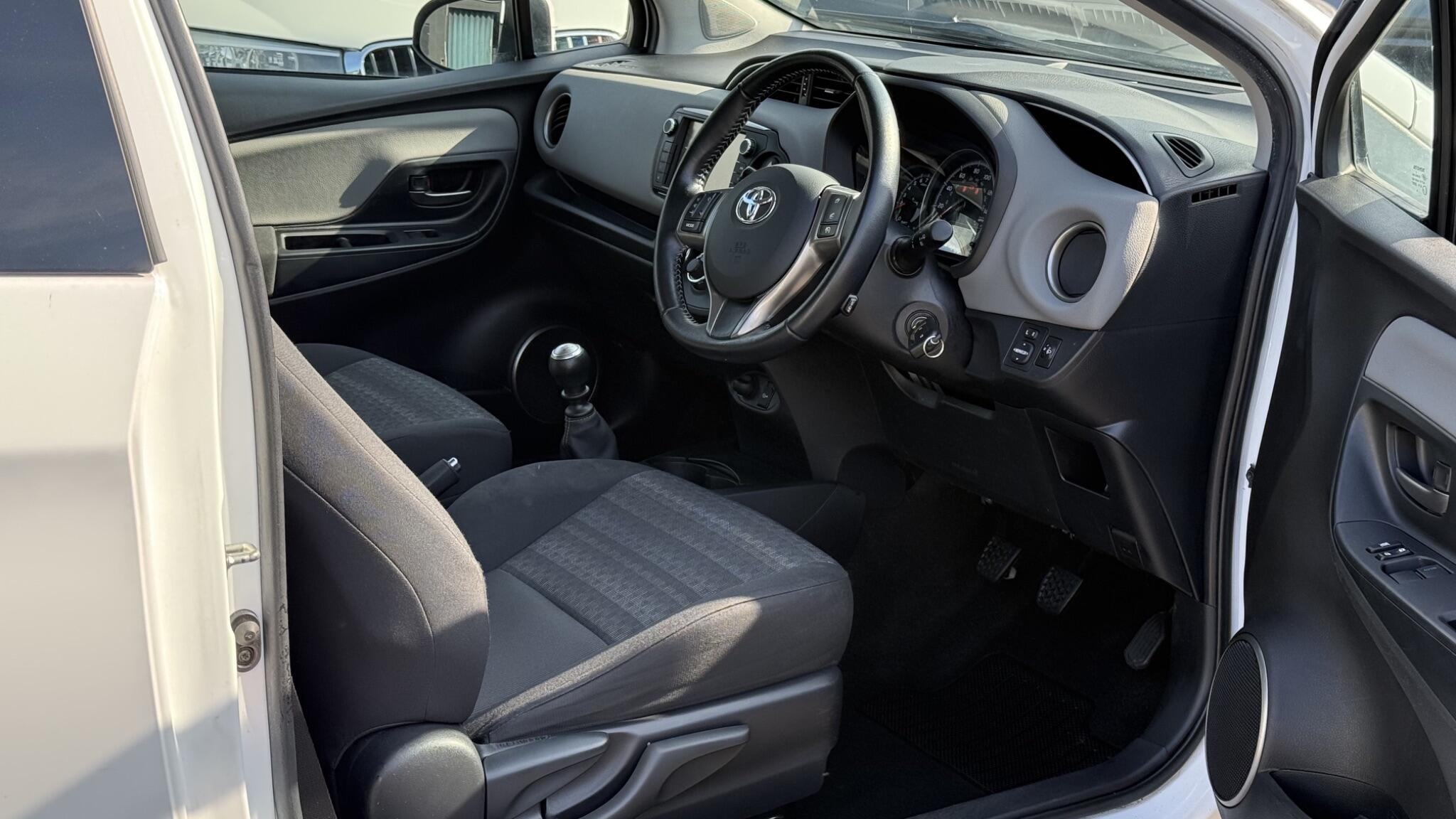 Toyota Yaris view 2