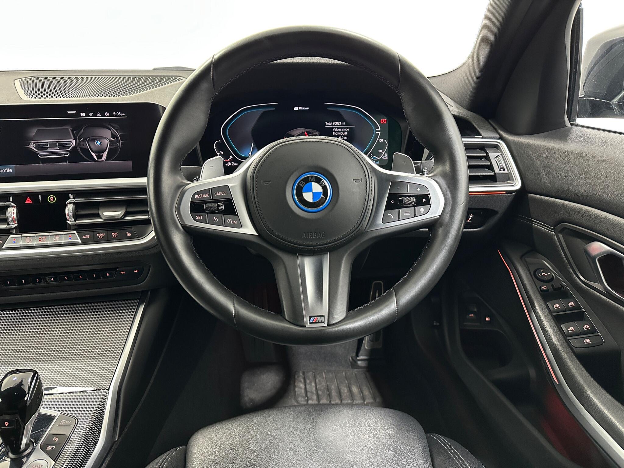 BMW 3 Series view 13