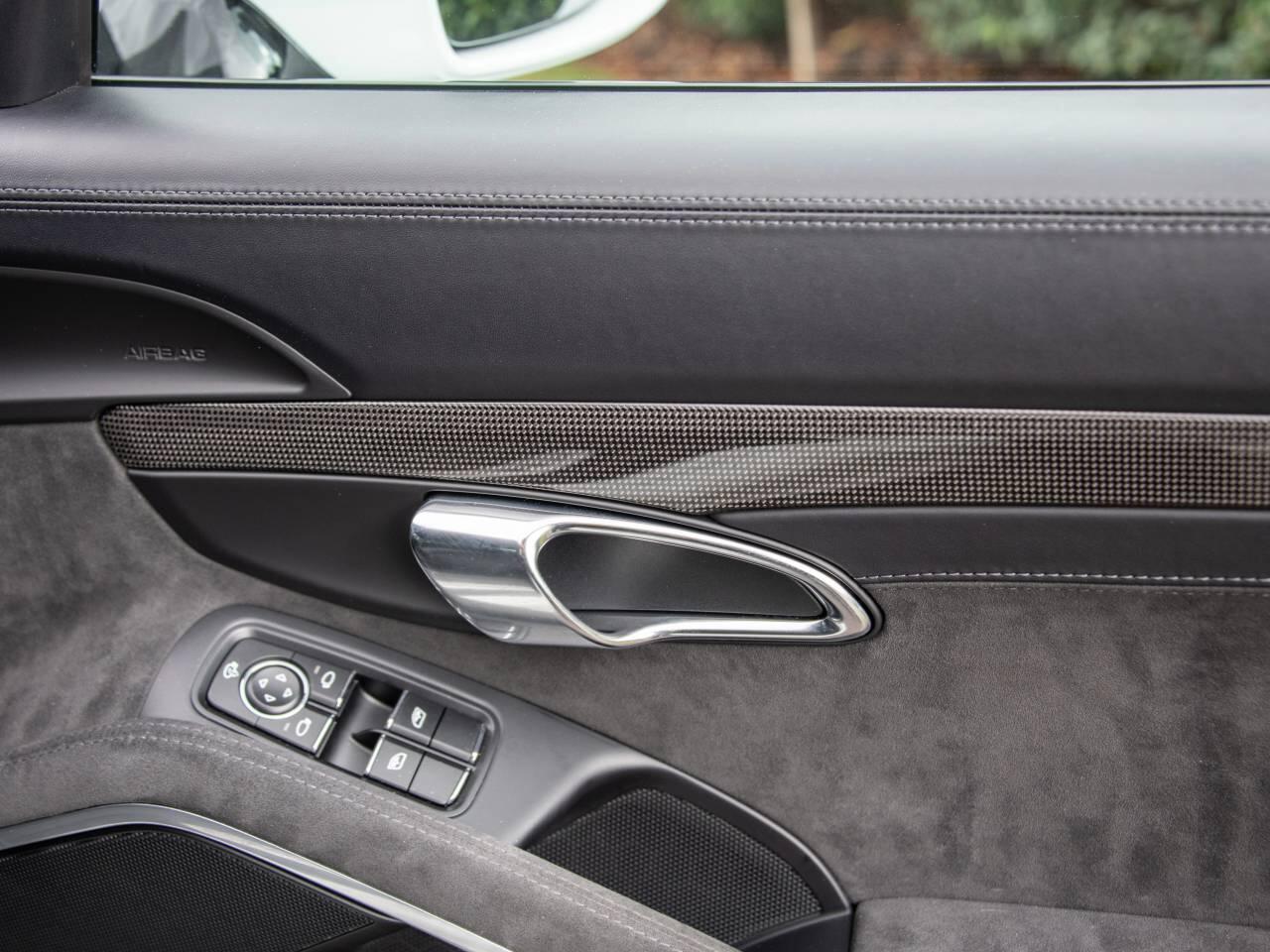 Porsche Cayman view 31
