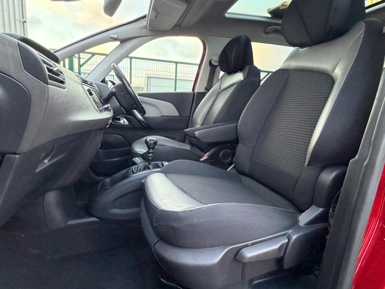 Citroen Grand C4 Spacetourer view 24