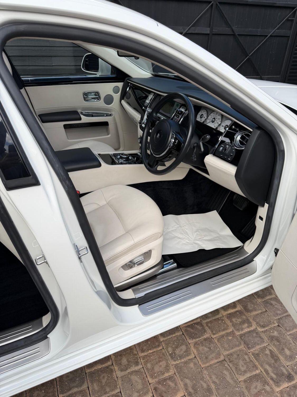 Rolls-Royce Ghost view 7