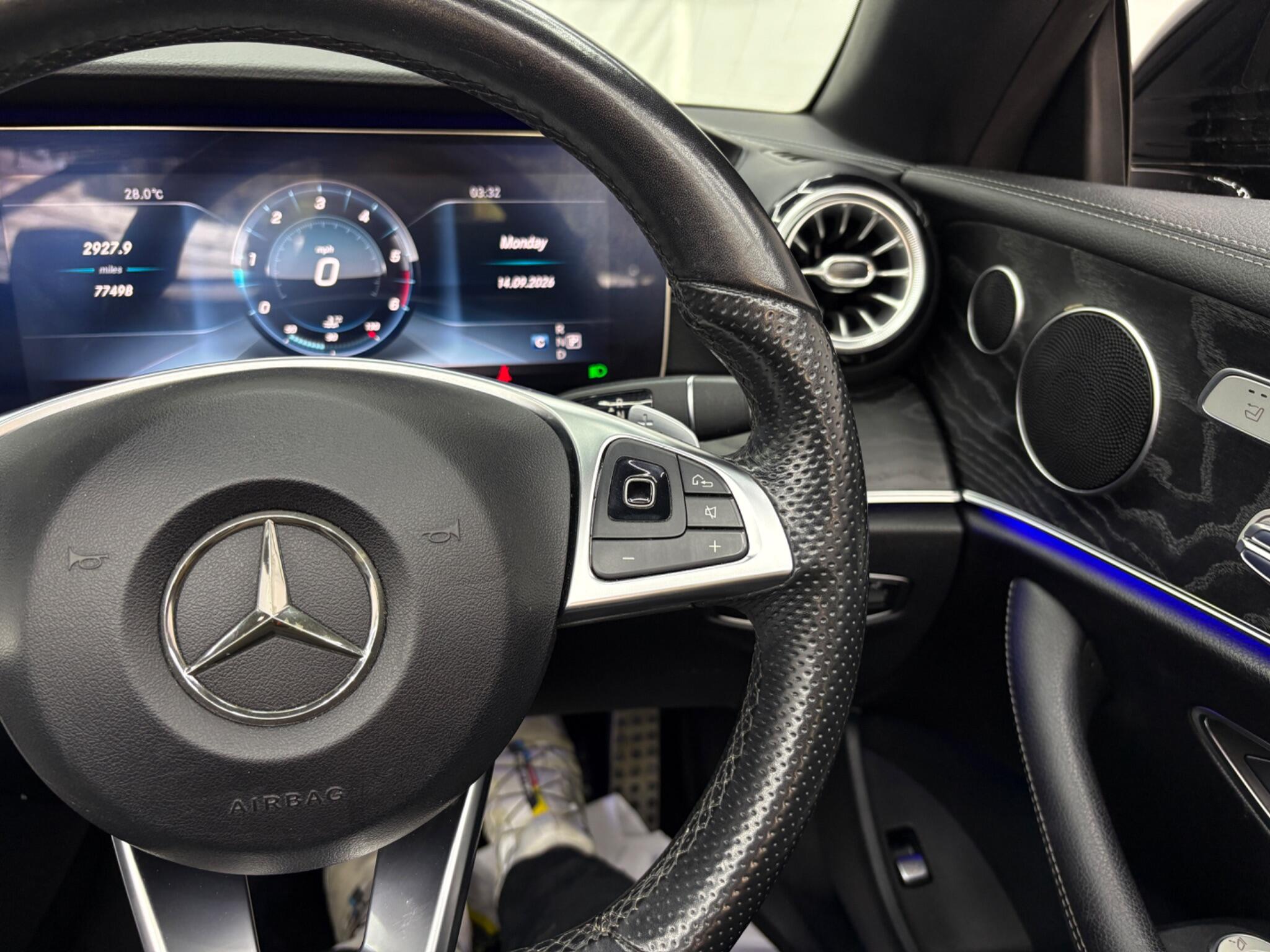 Mercedes-Benz E-Class view 43