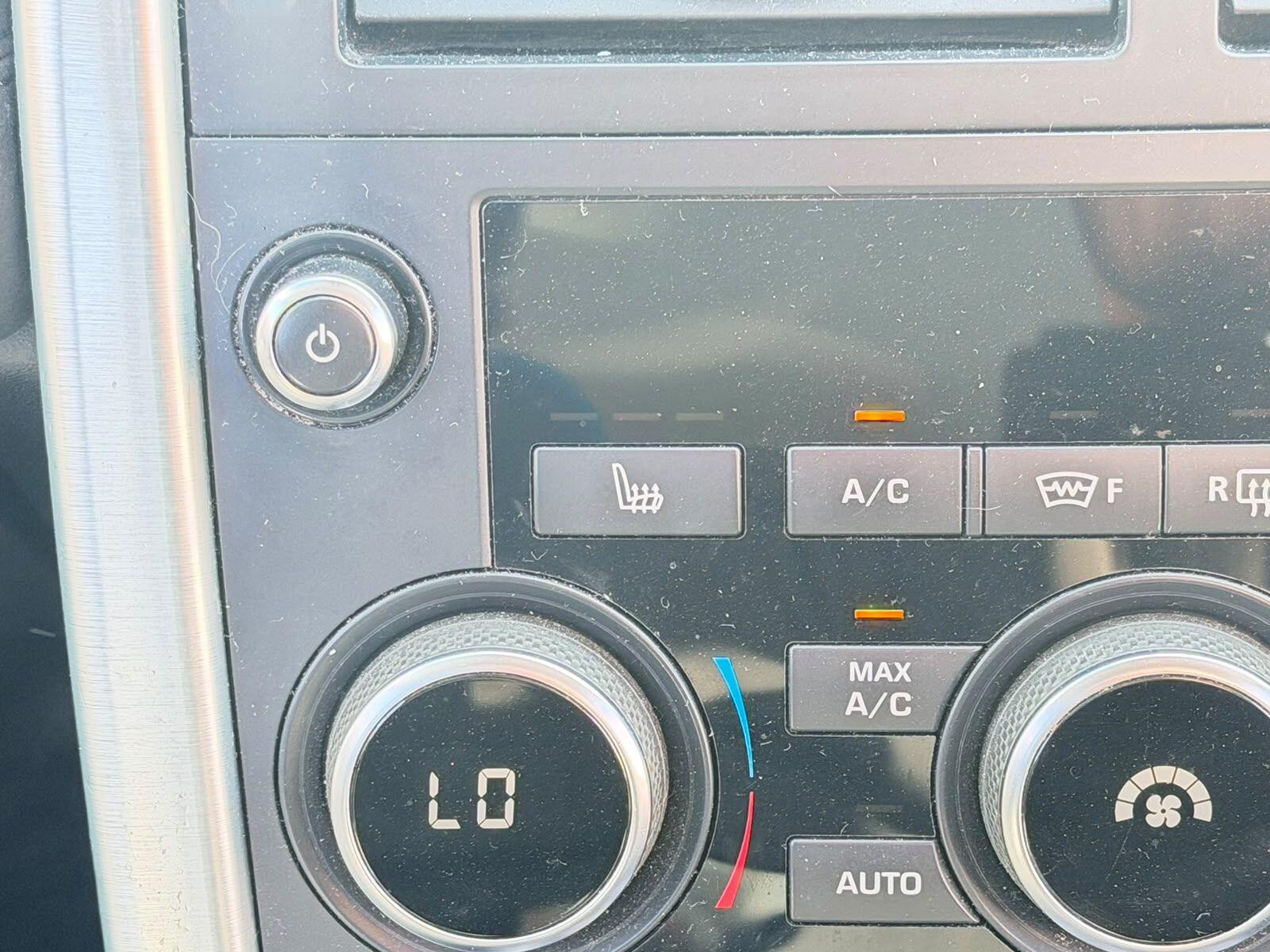 Land Rover Discovery Sport view 30