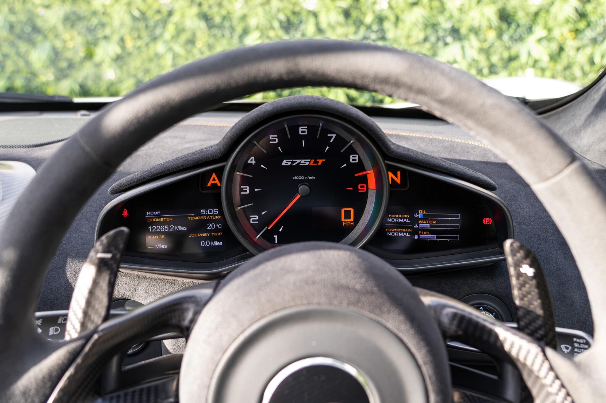 Mclaren 675LT view 32