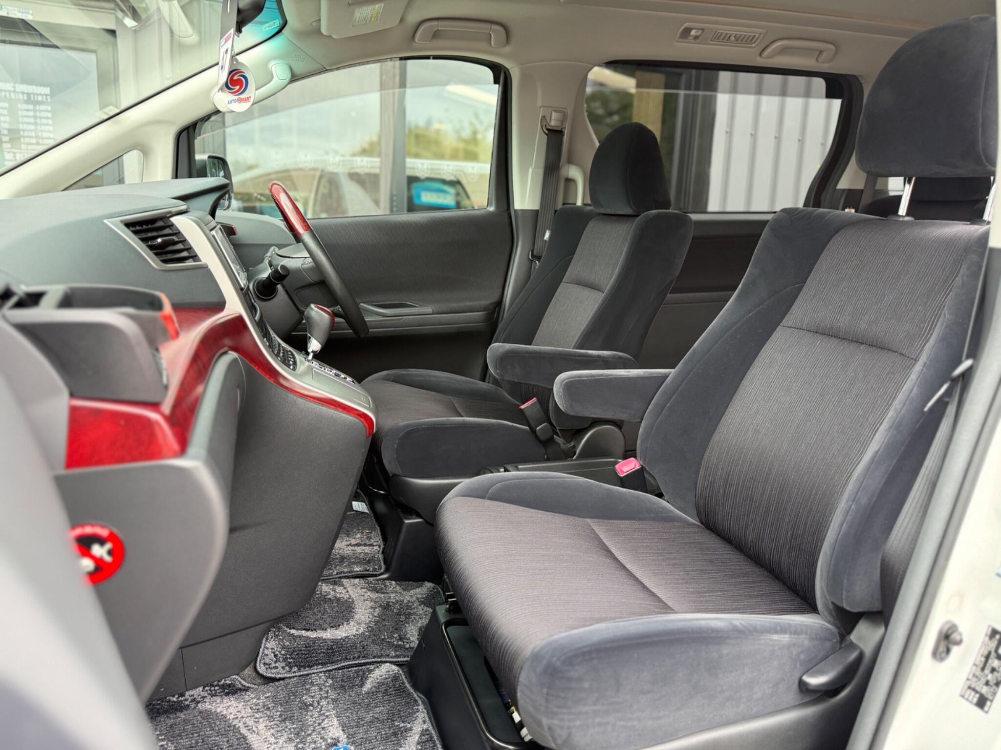 Toyota Vellfire view 10