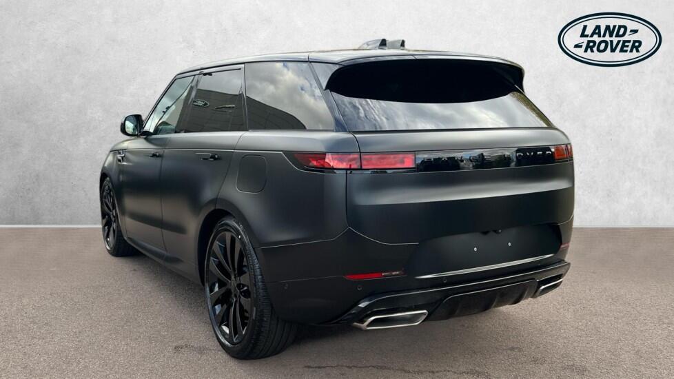 Land Rover Range Rover Sport view 2