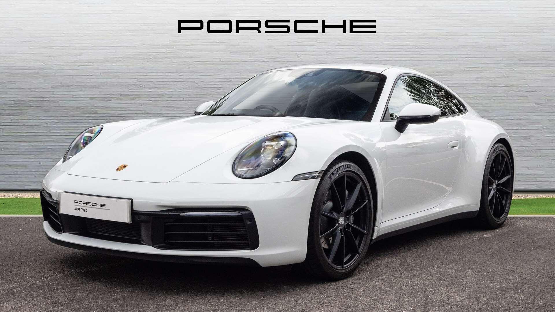 Porsche 911 view 7