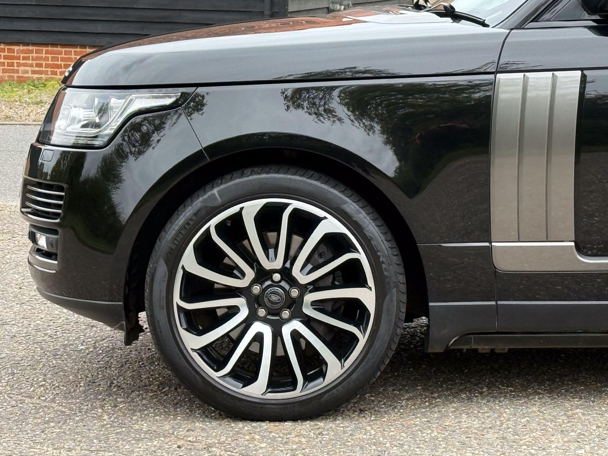 Land Rover Range Rover view 5