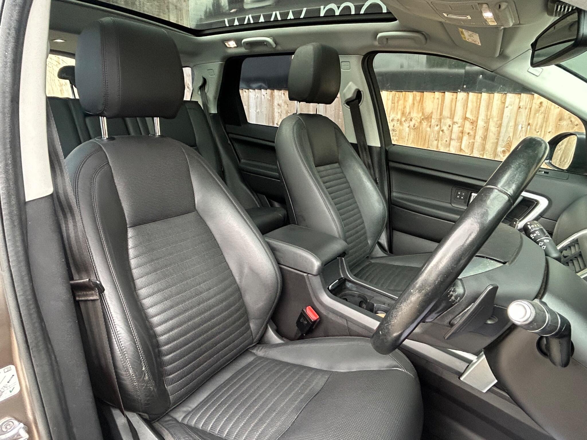Land Rover Discovery Sport view 42